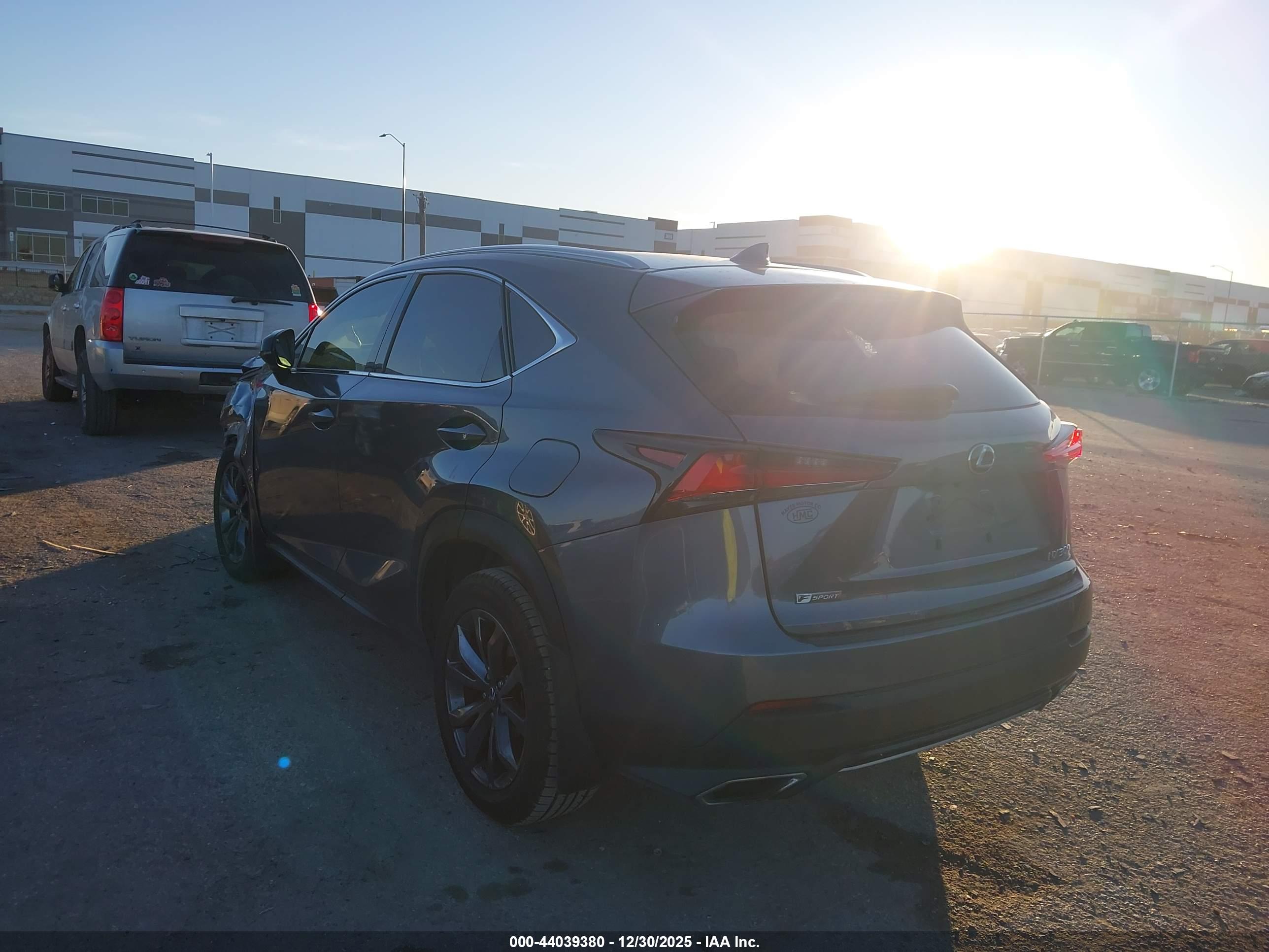 LEXUS NX image 3