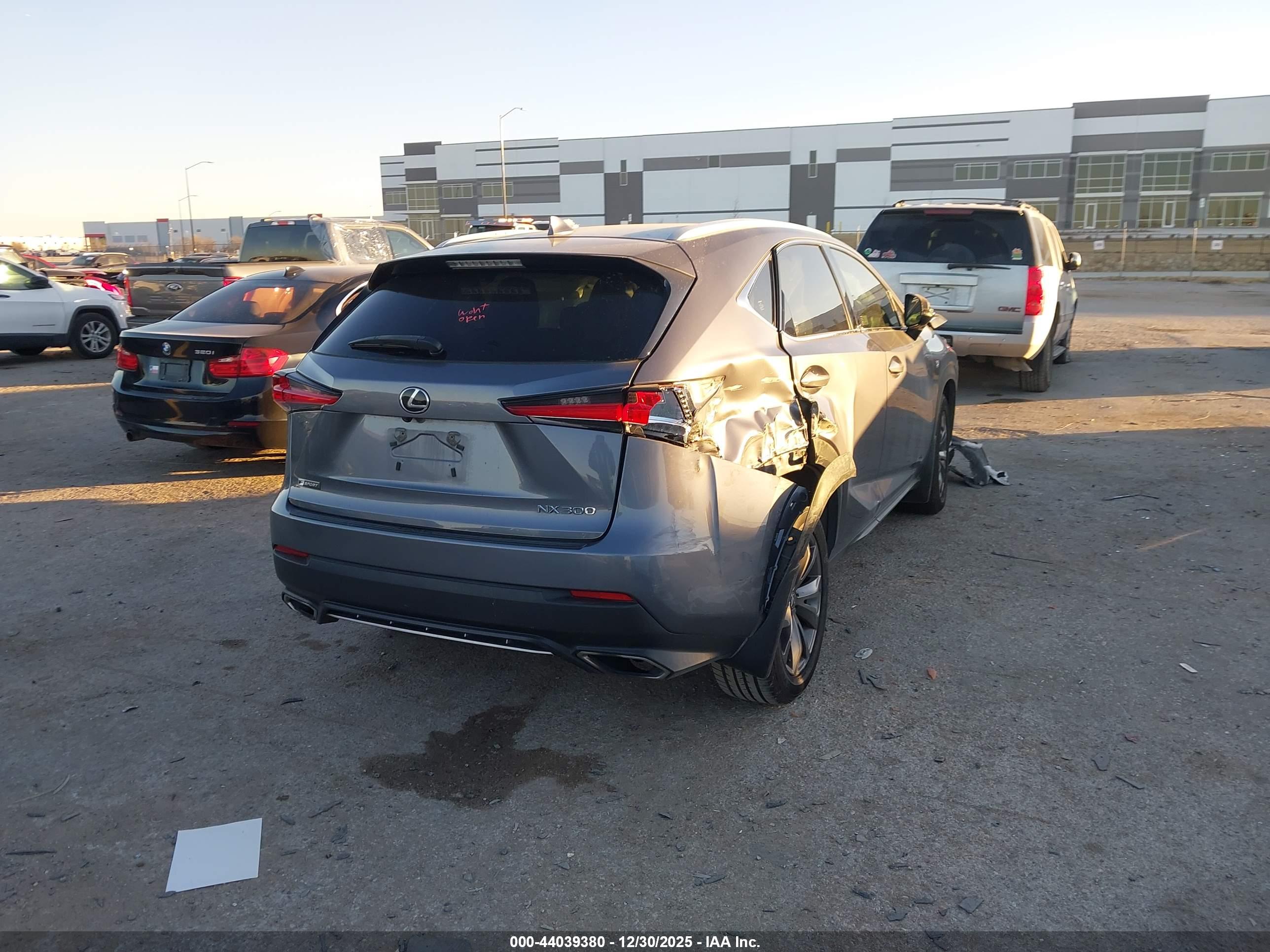 LEXUS NX image 4