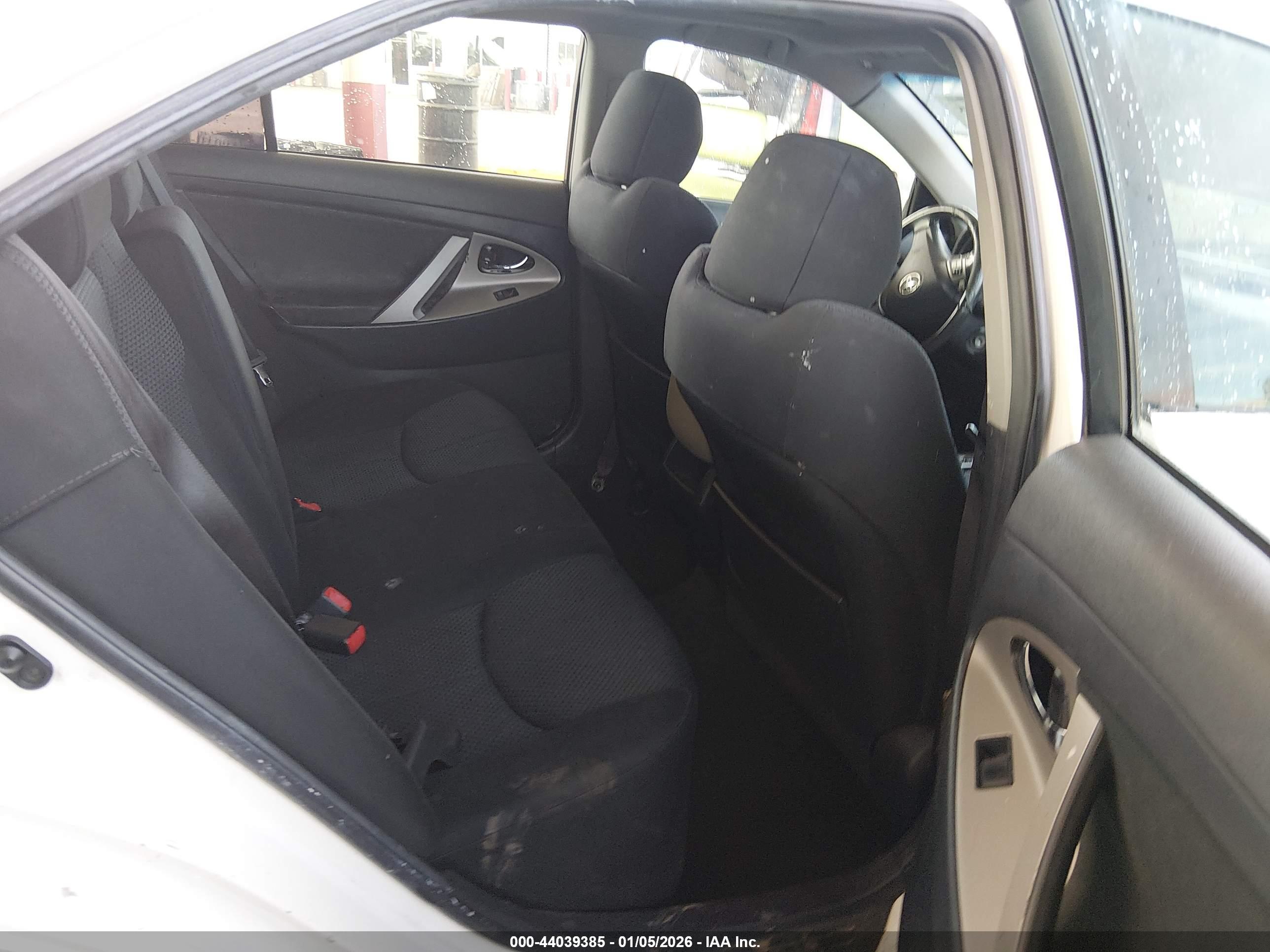 TOYOTA CAMRY image 8