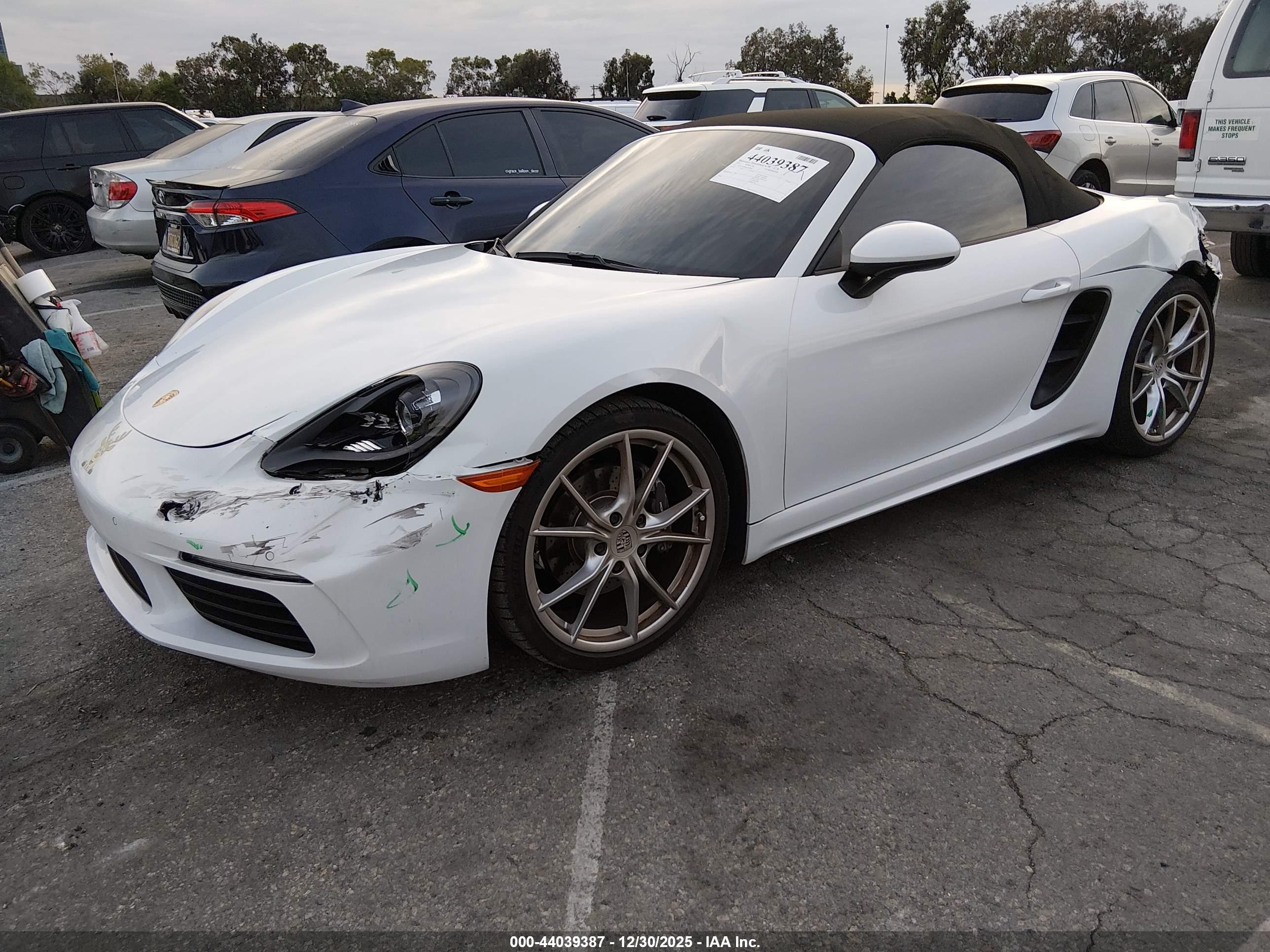 PORSCHE 718 image 2