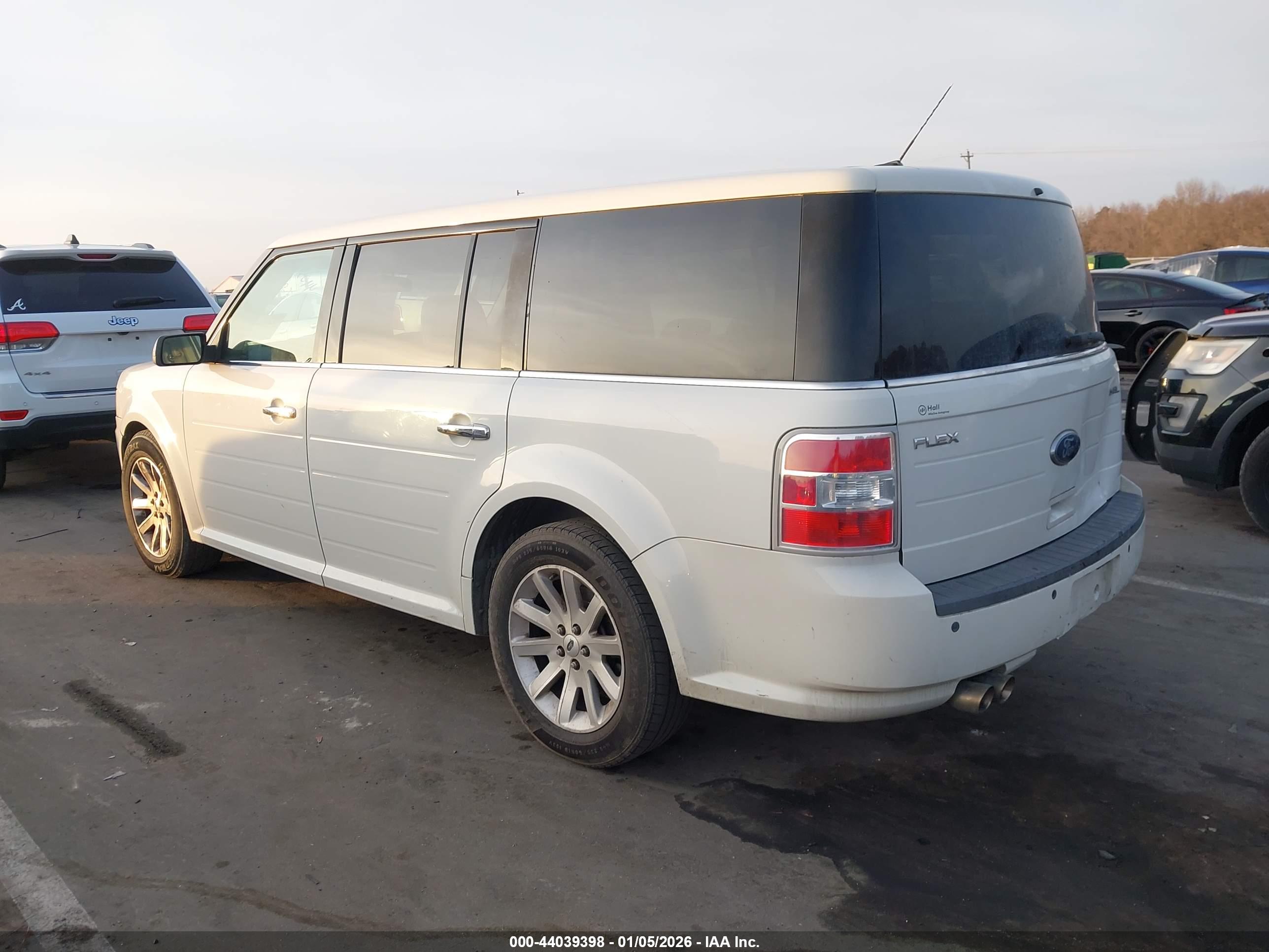 FORD FLEX image 3
