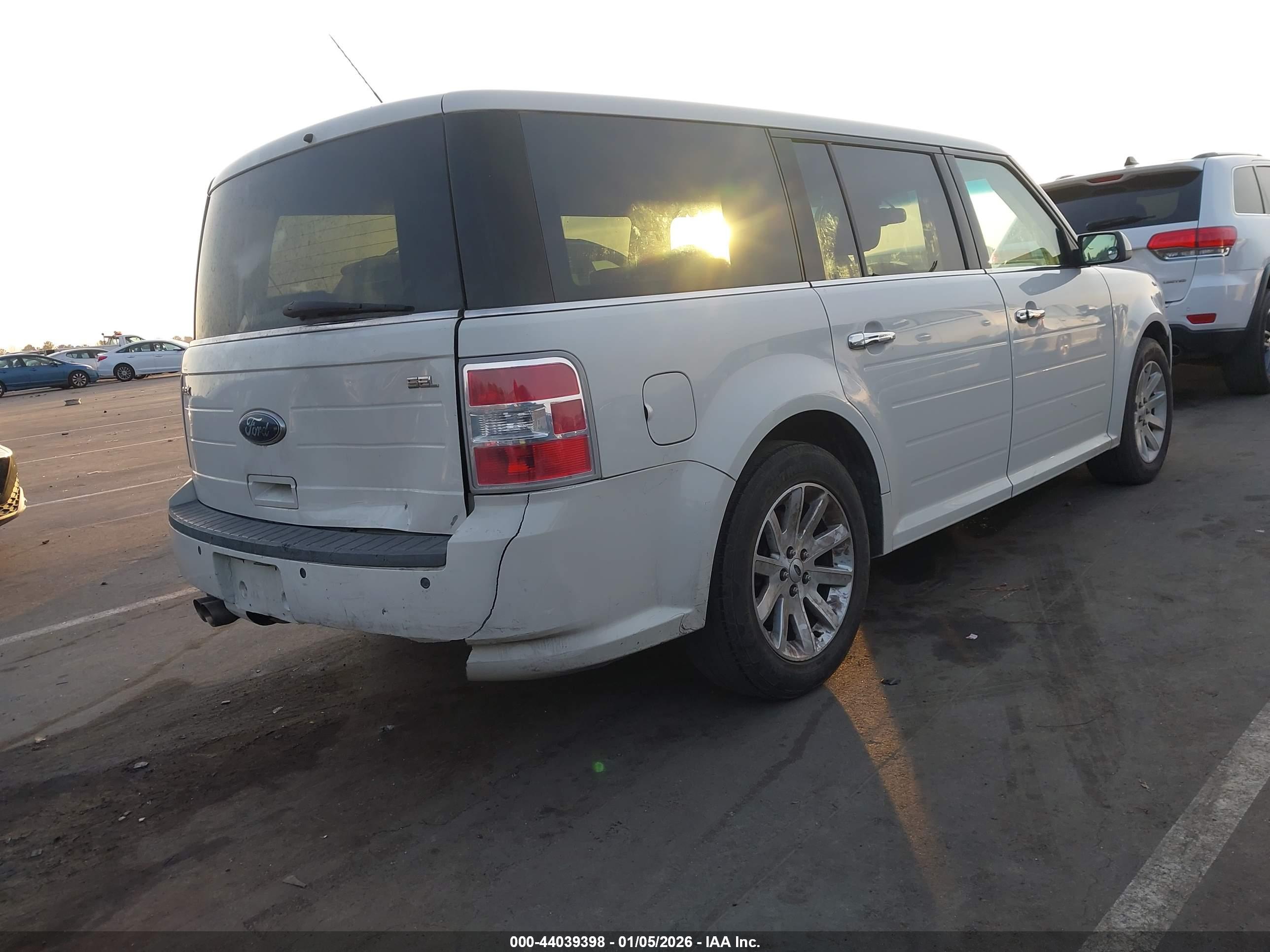 FORD FLEX image 4