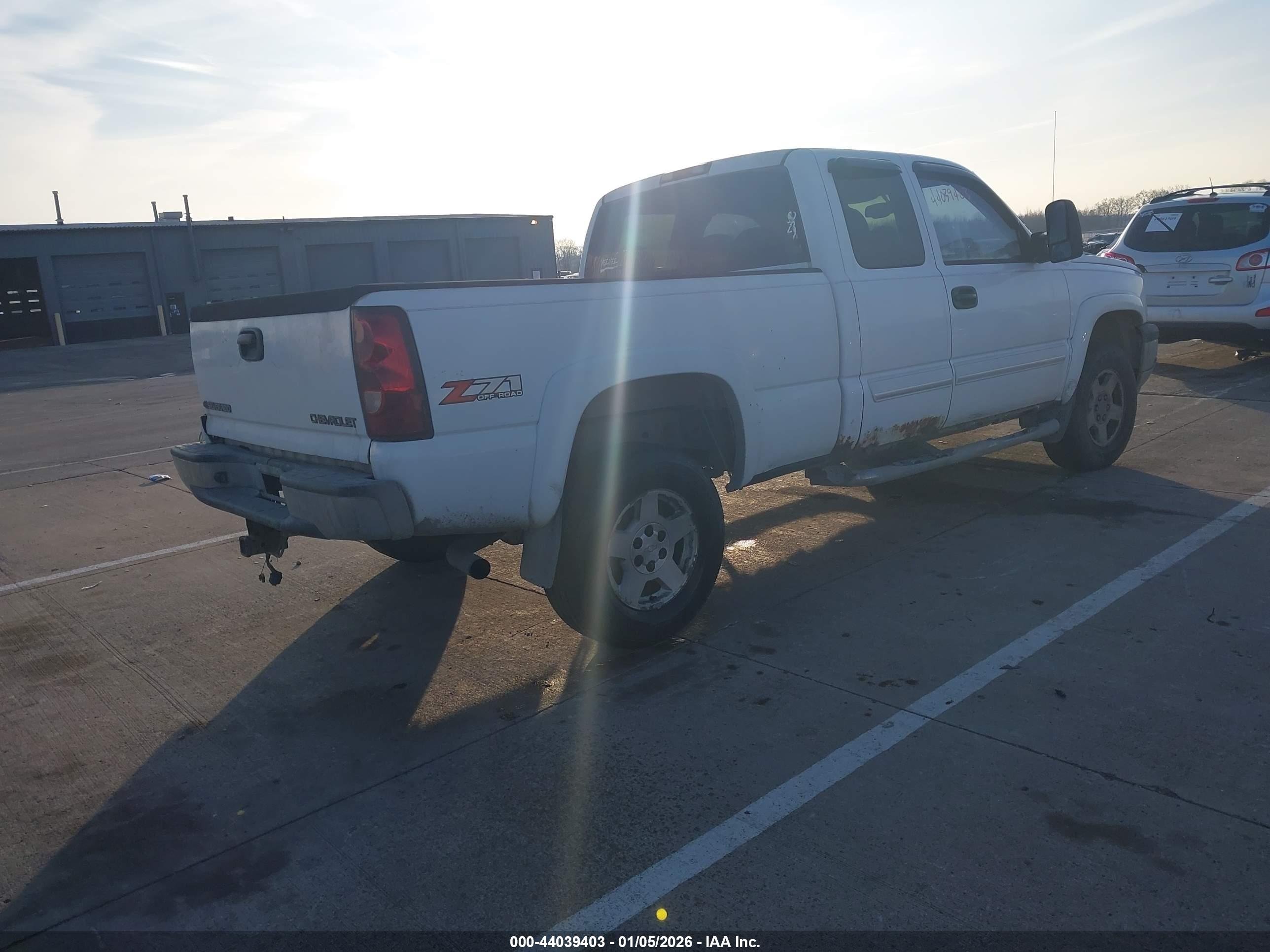 CHEVROLET SILVERADO image 4