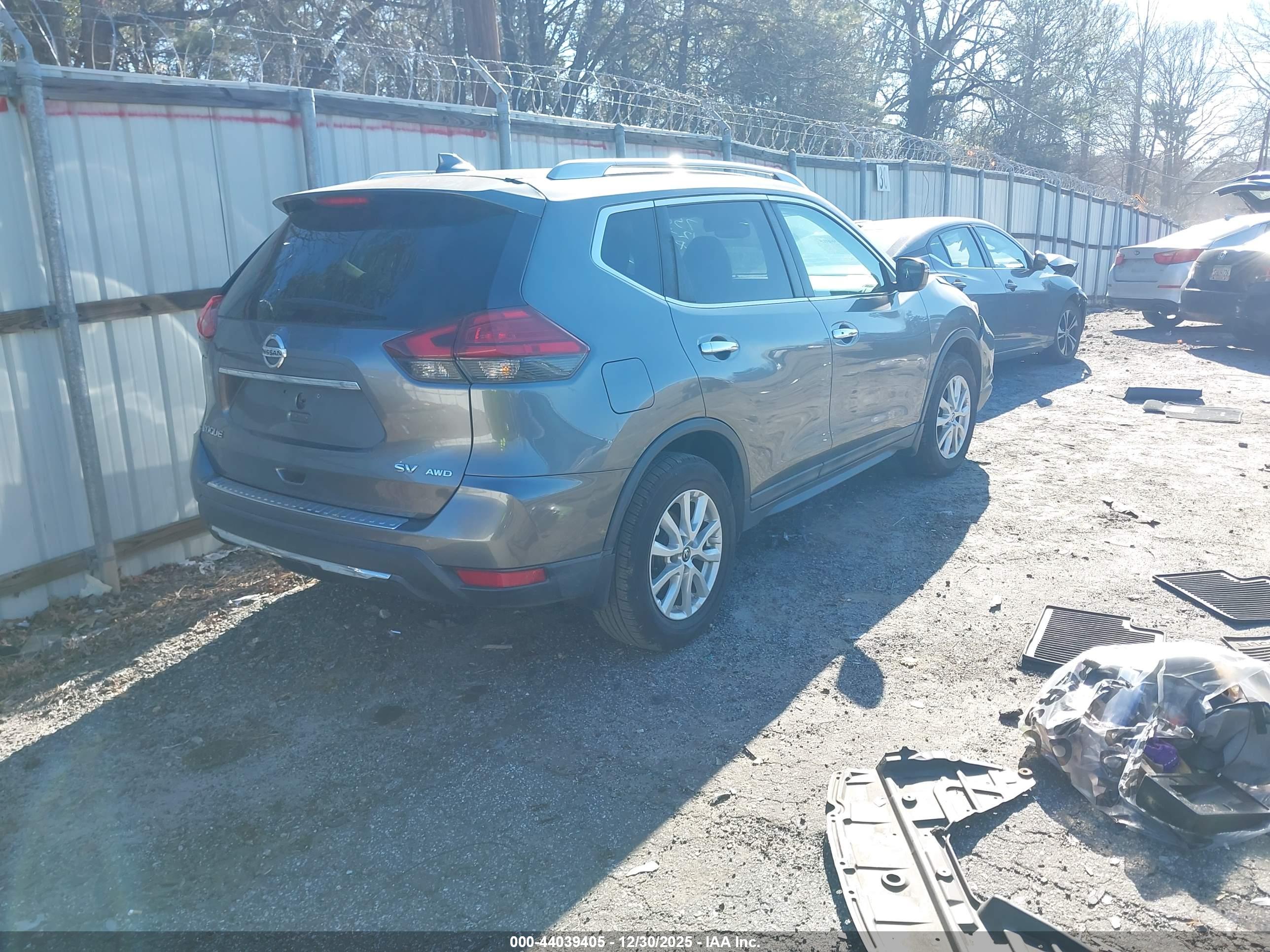 NISSAN ROGUE image 4