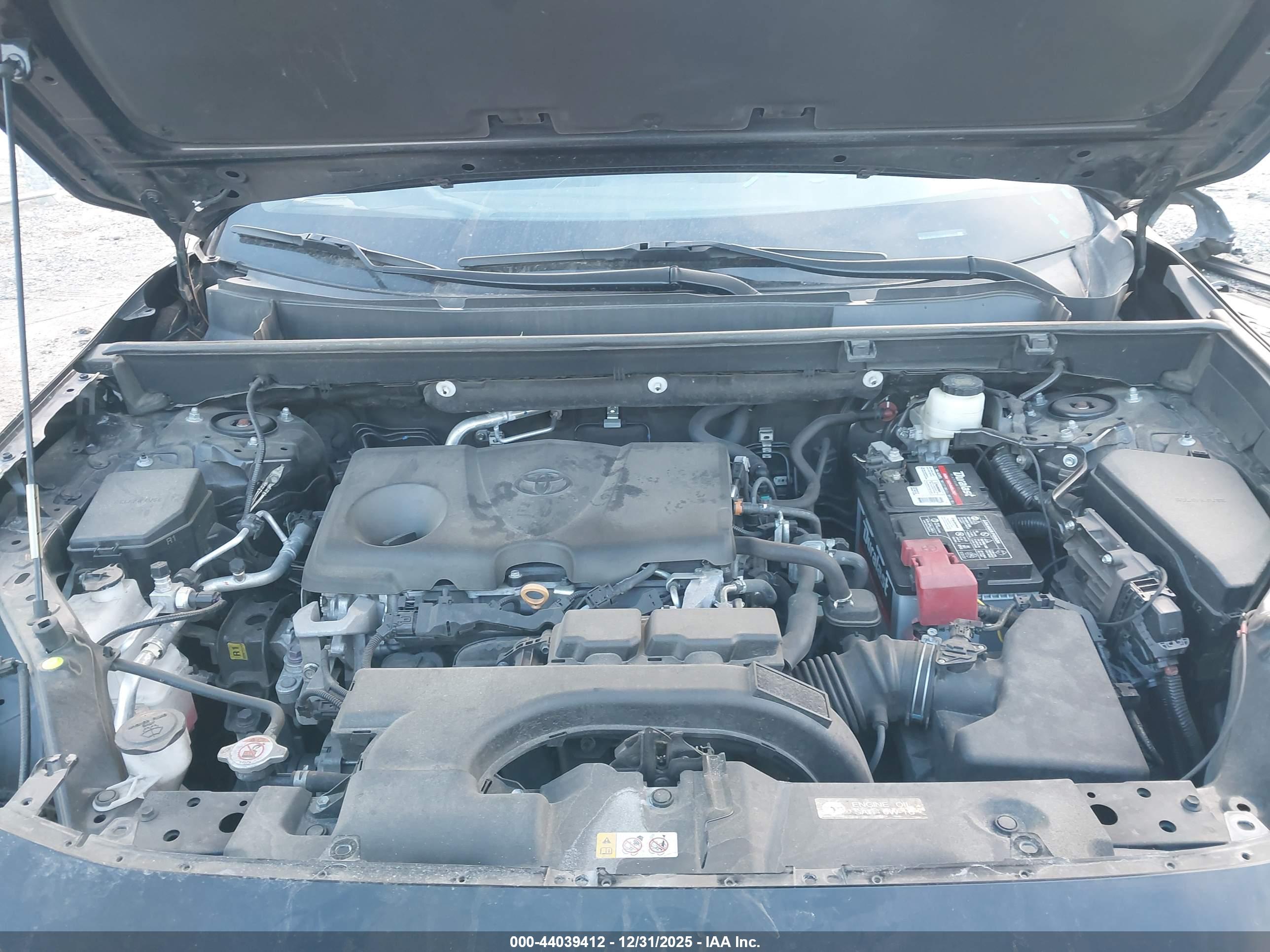 TOYOTA RAV4 image 10