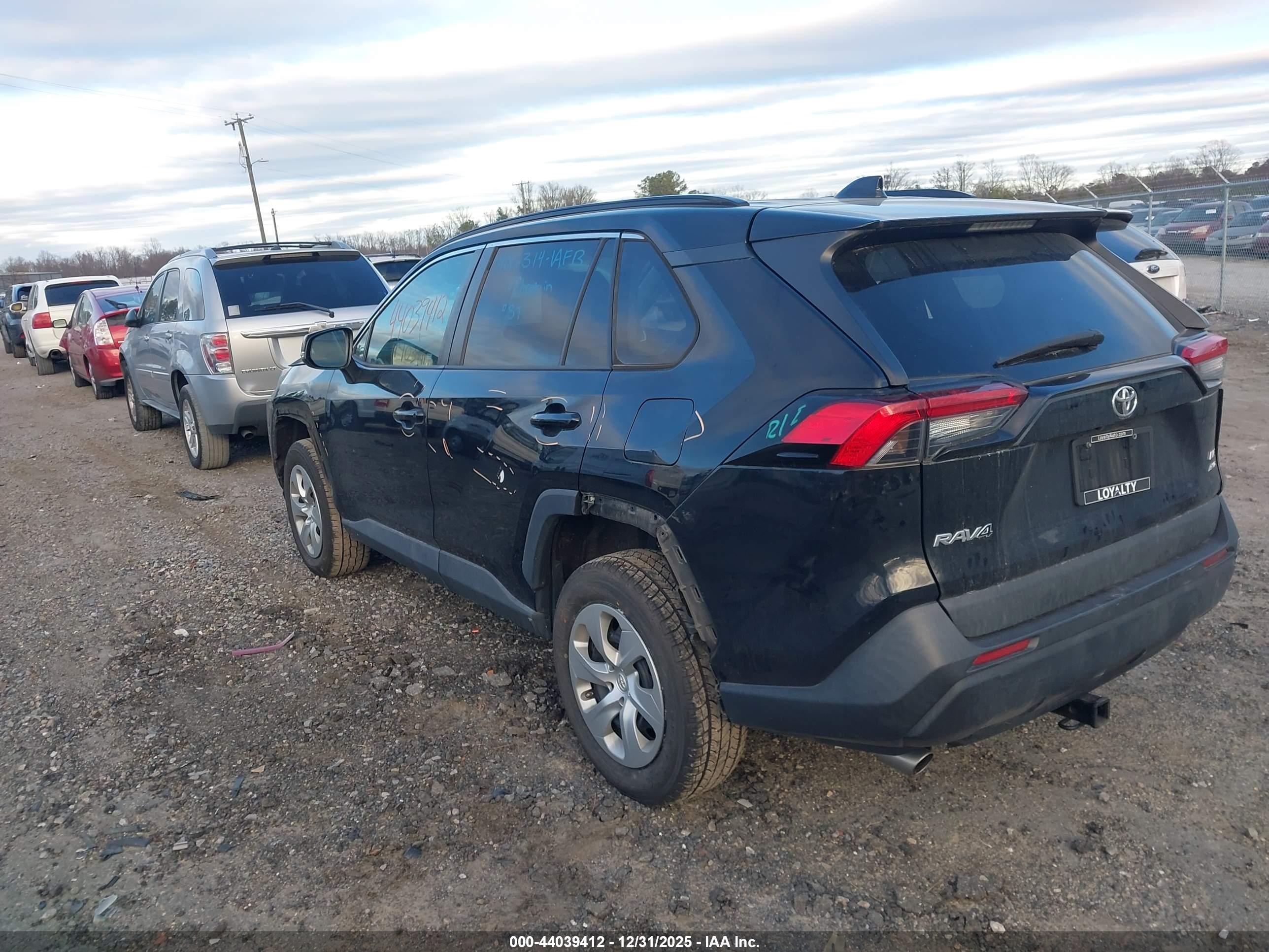 TOYOTA RAV4 image 3