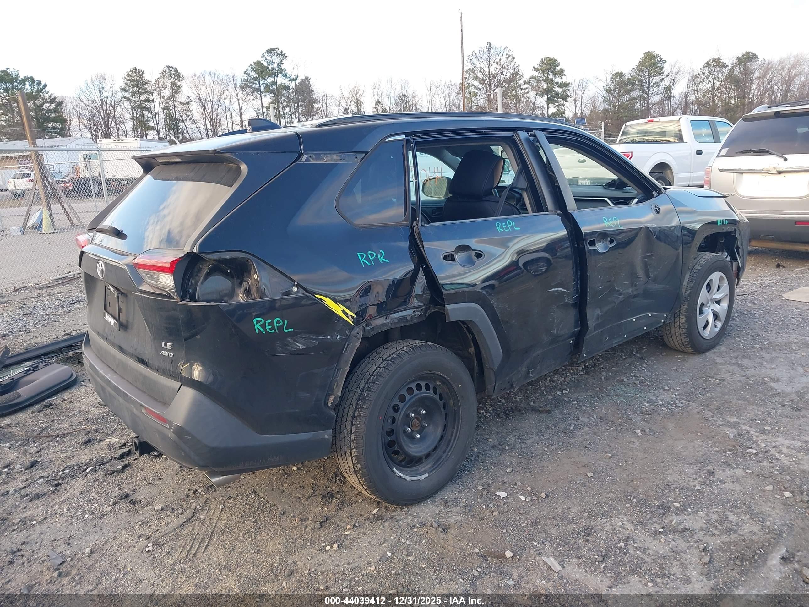 TOYOTA RAV4 image 4