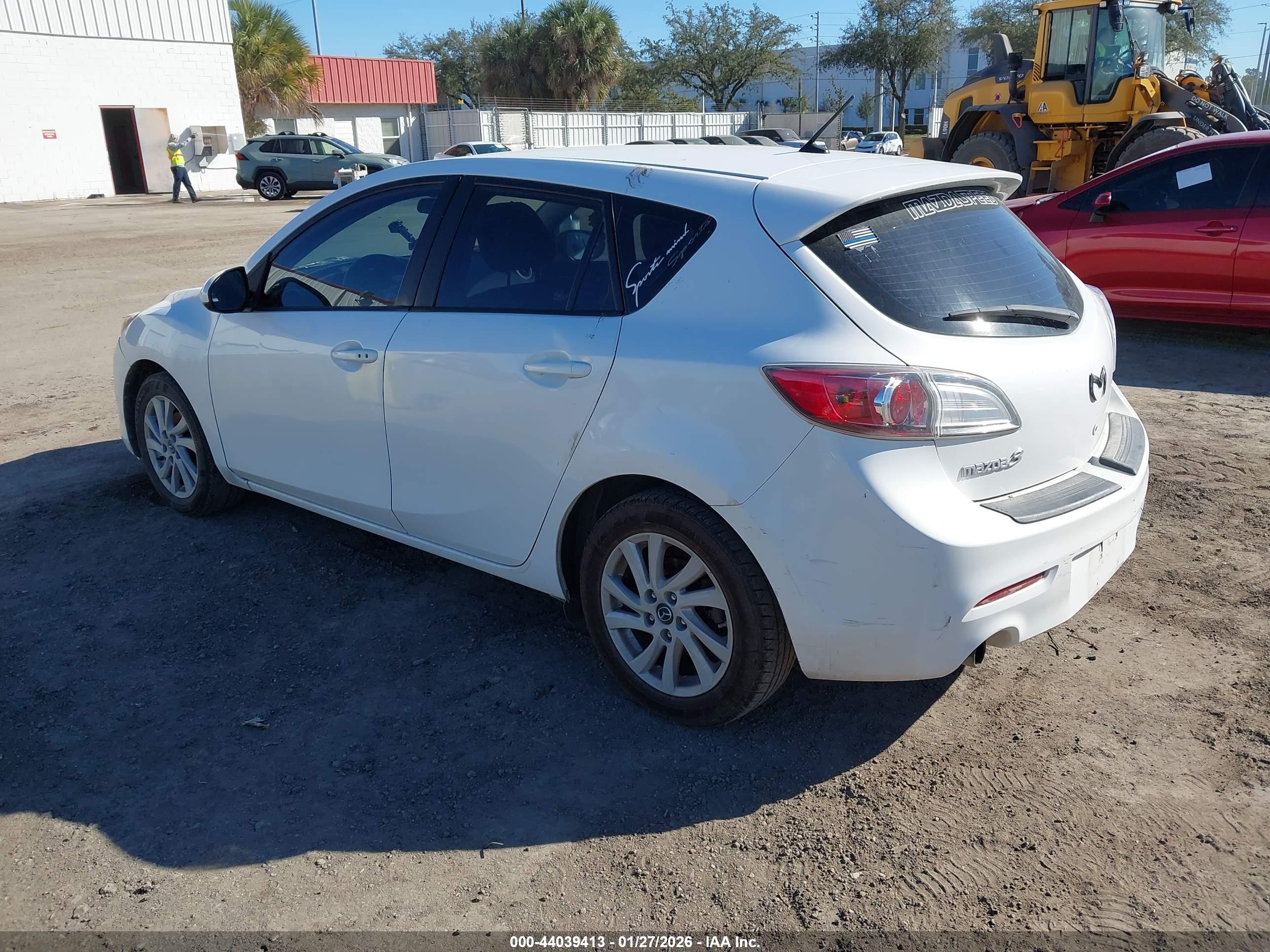MAZDA MAZDA3 image 3