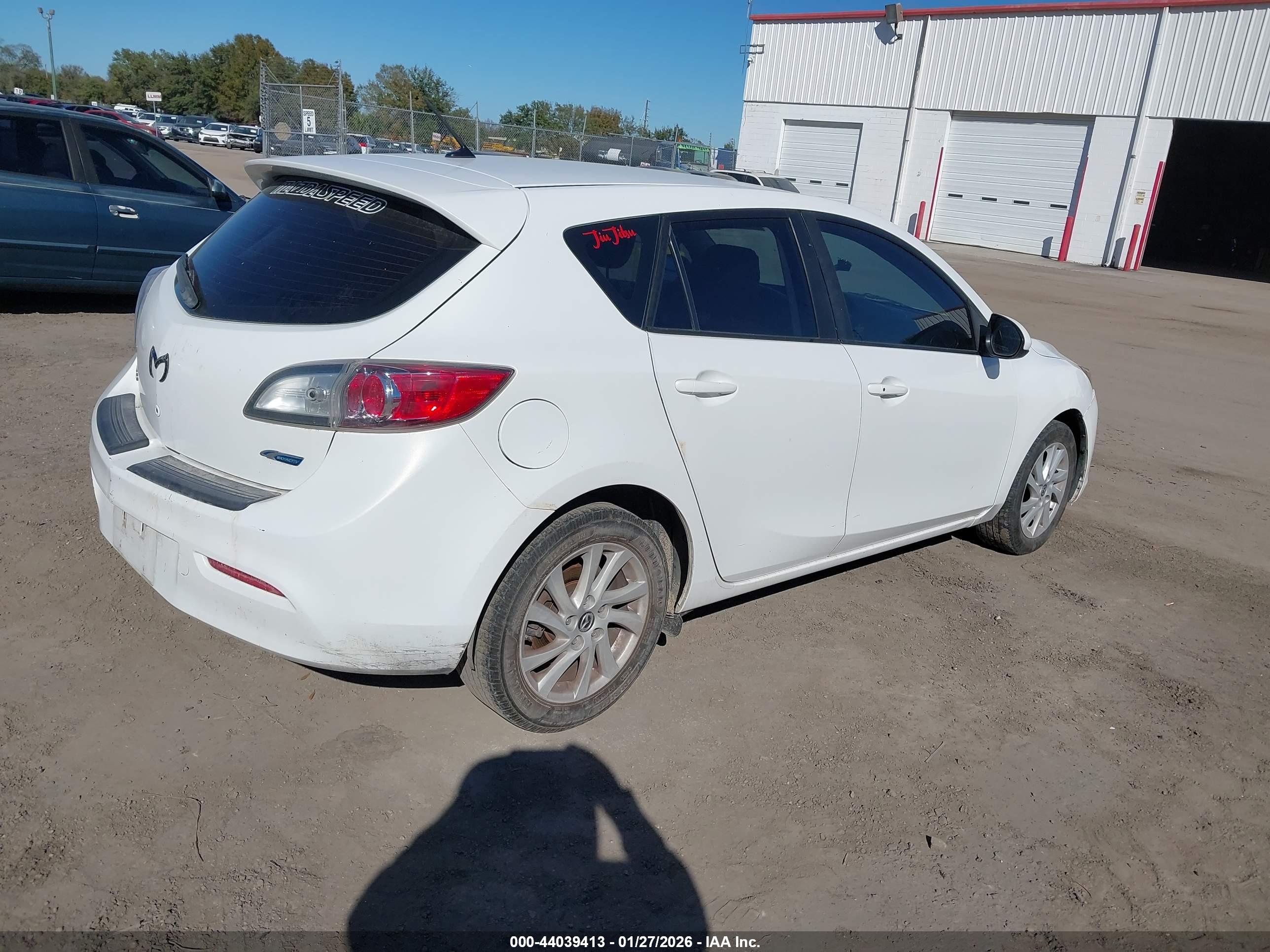 MAZDA MAZDA3 image 4