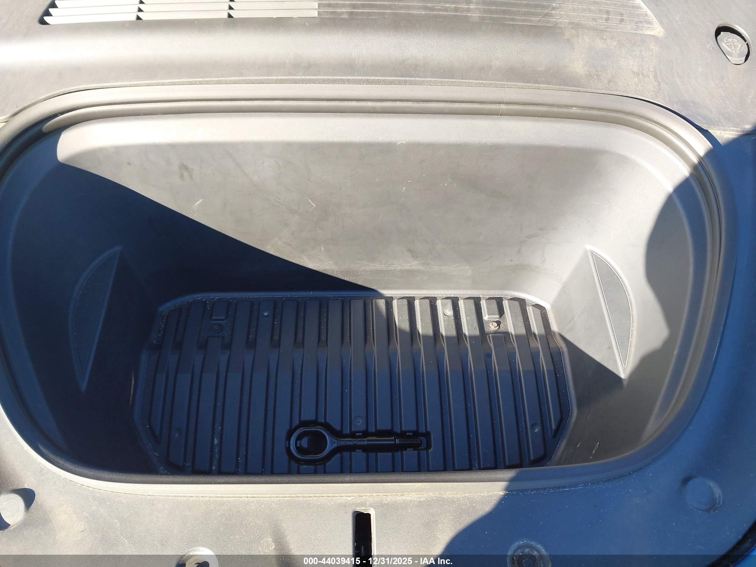 TESLA MODEL image 10