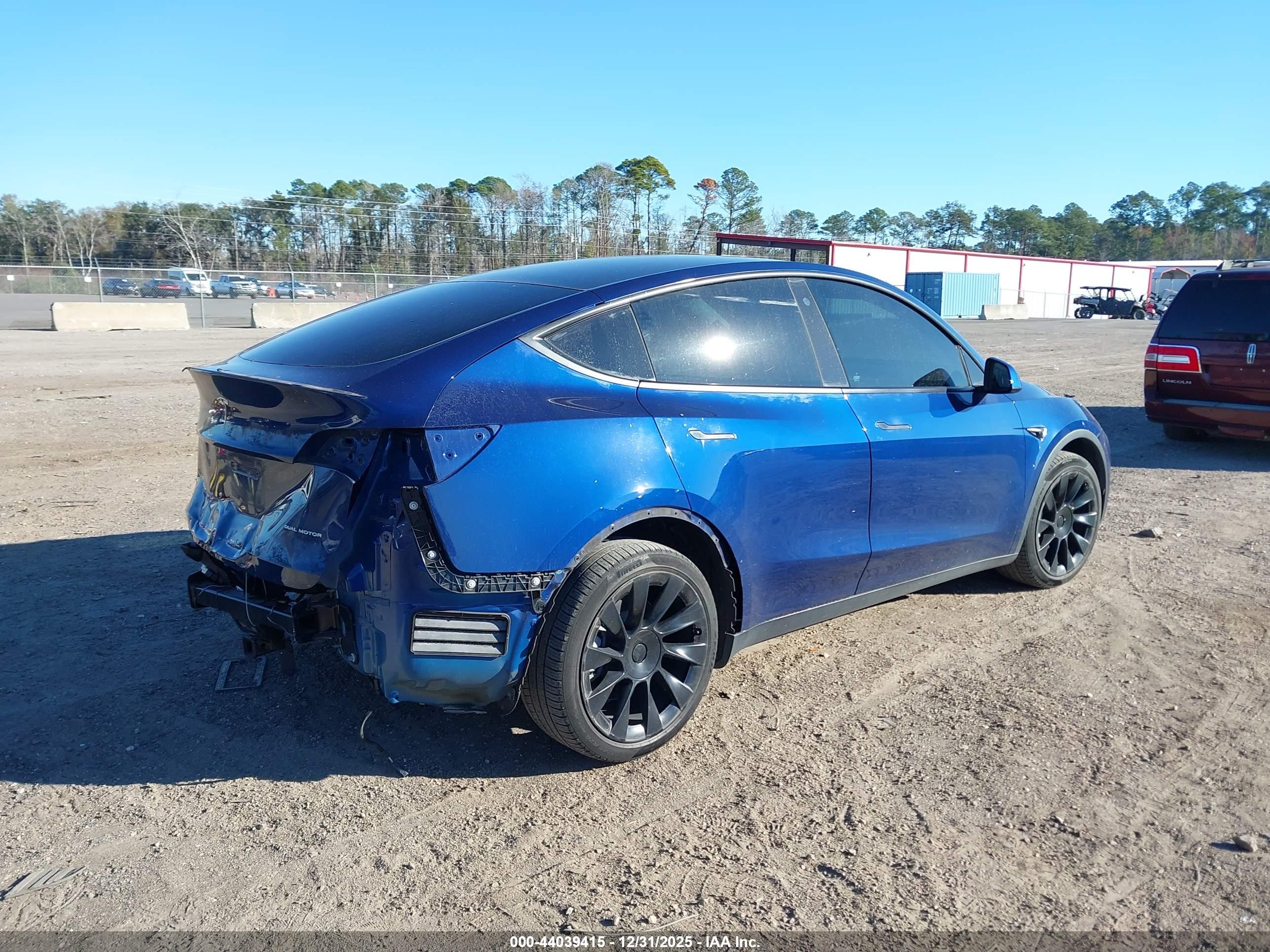 TESLA MODEL image 4