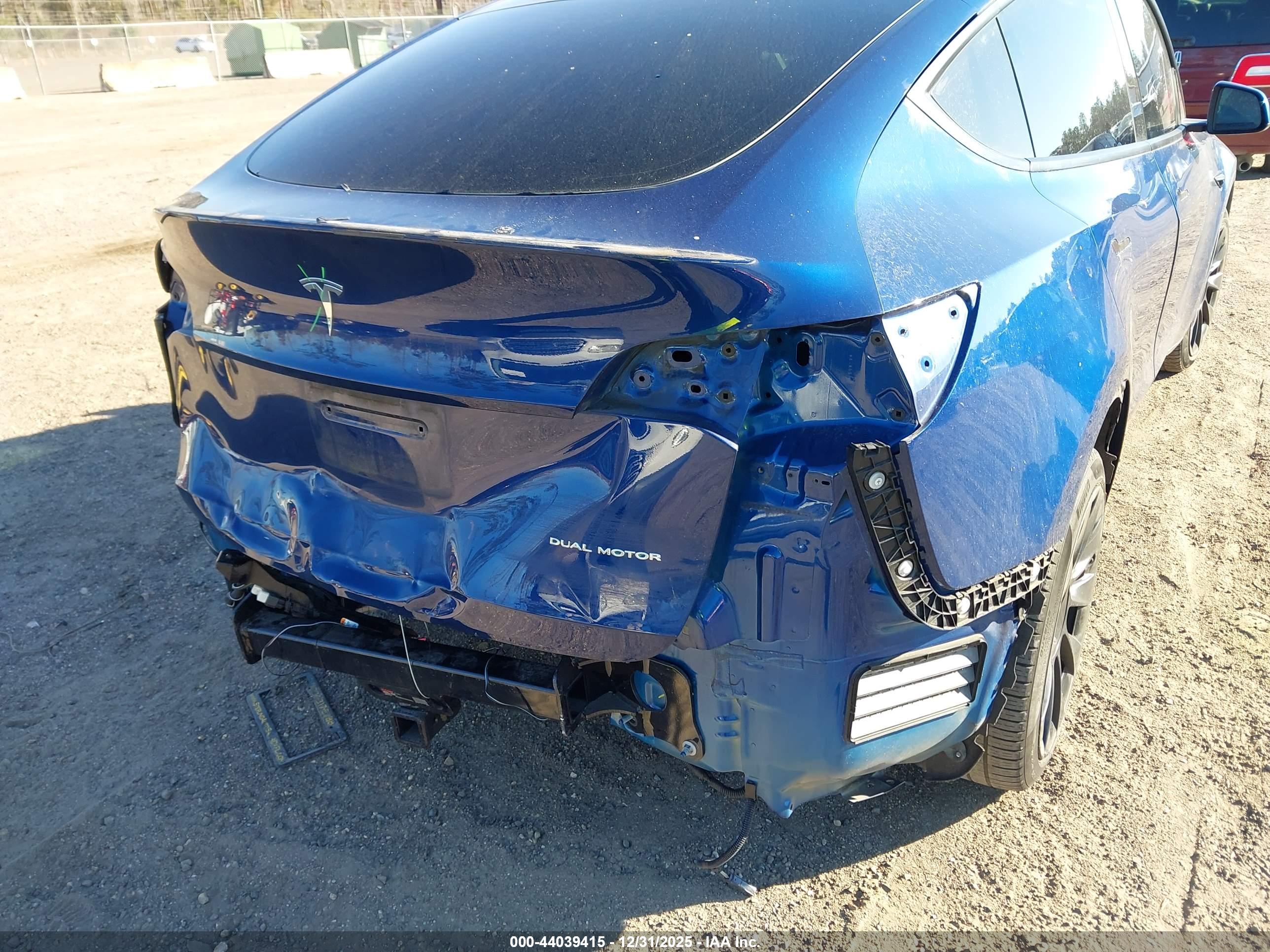 TESLA MODEL image 6