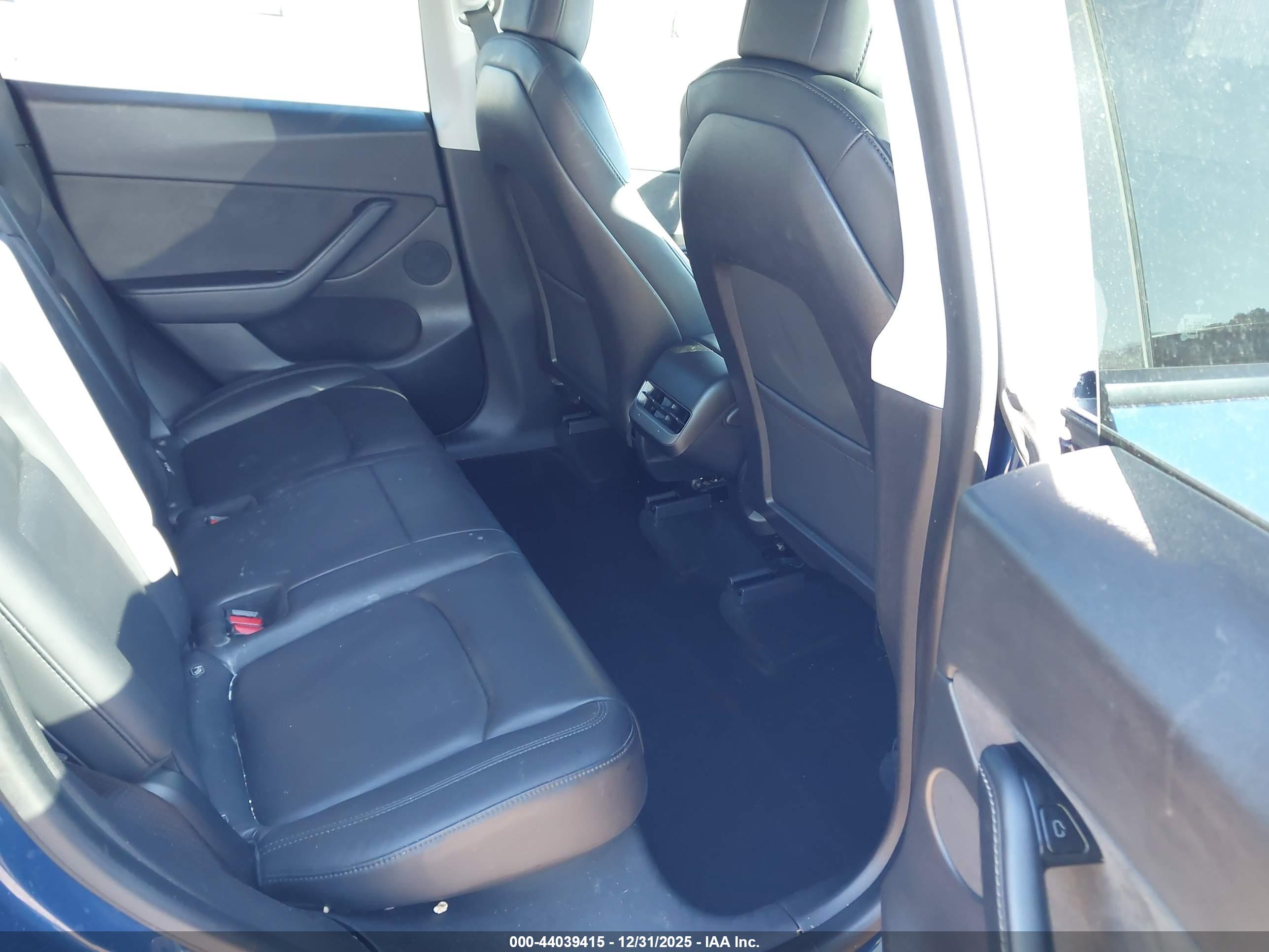 TESLA MODEL image 8