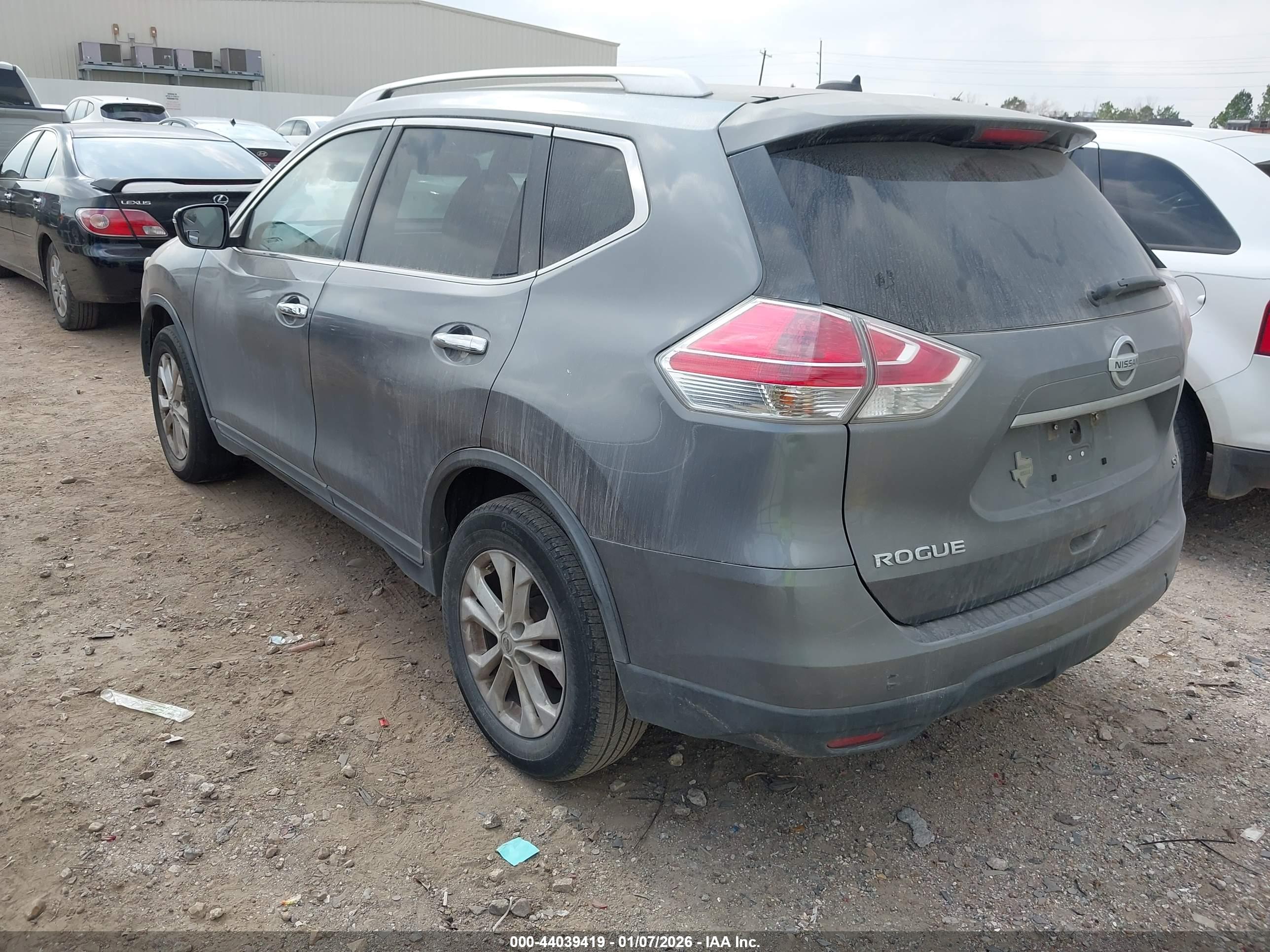 NISSAN ROGUE image 3