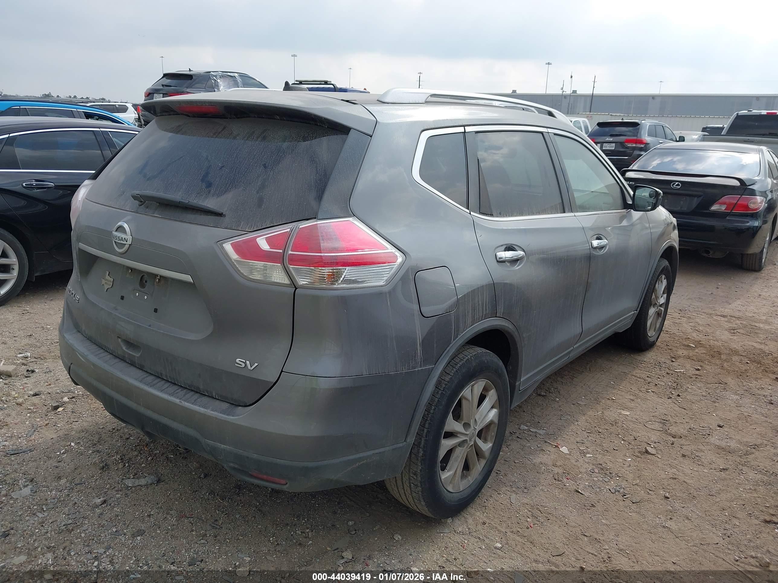 NISSAN ROGUE image 4