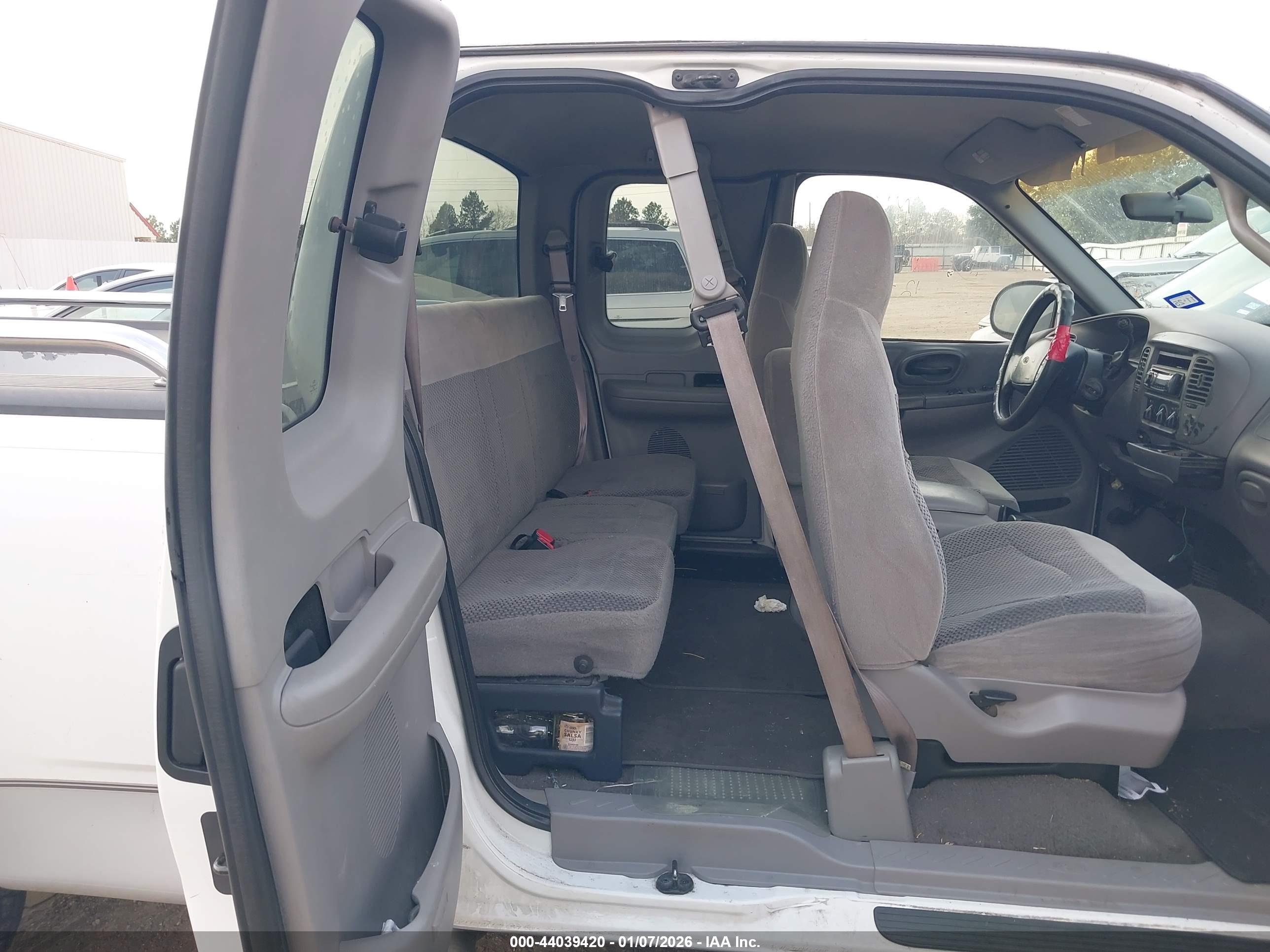 FORD F-150 image 8