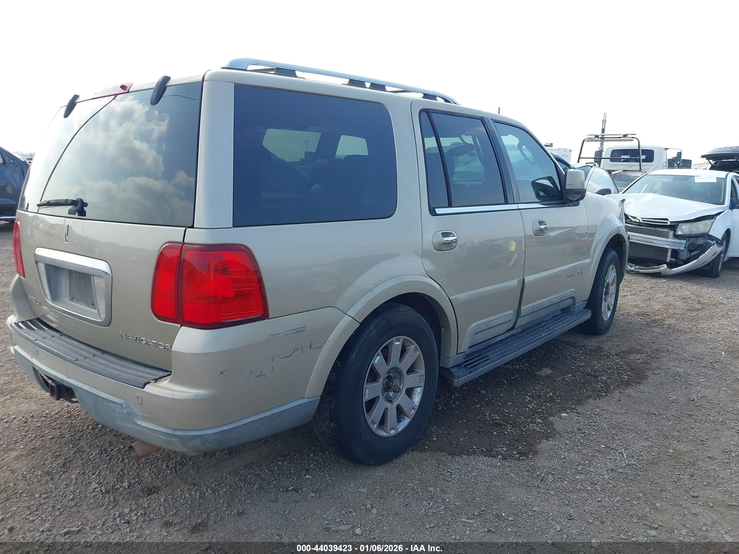 LINCOLN NAVIGATOR image 4
