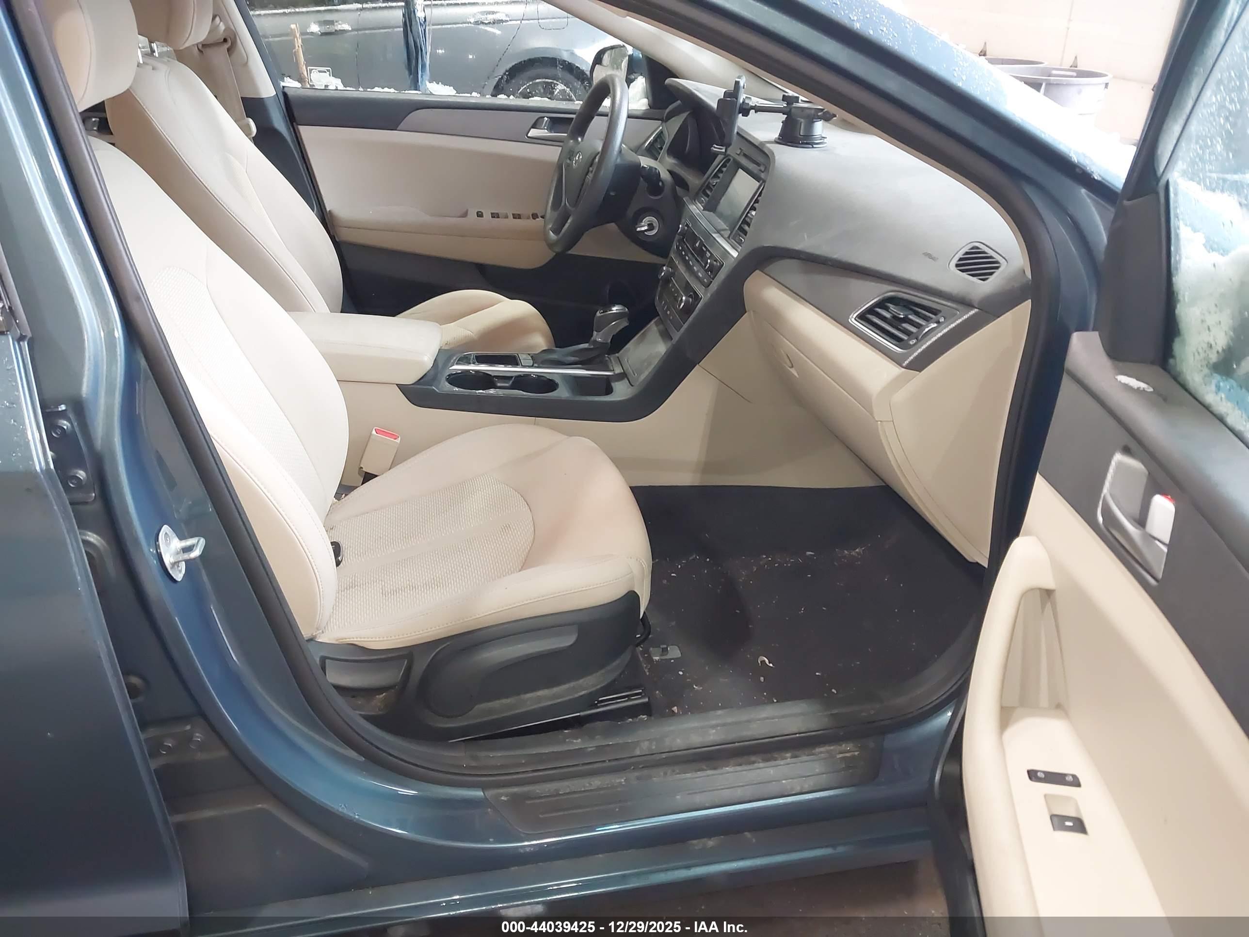 HYUNDAI SONATA image 5