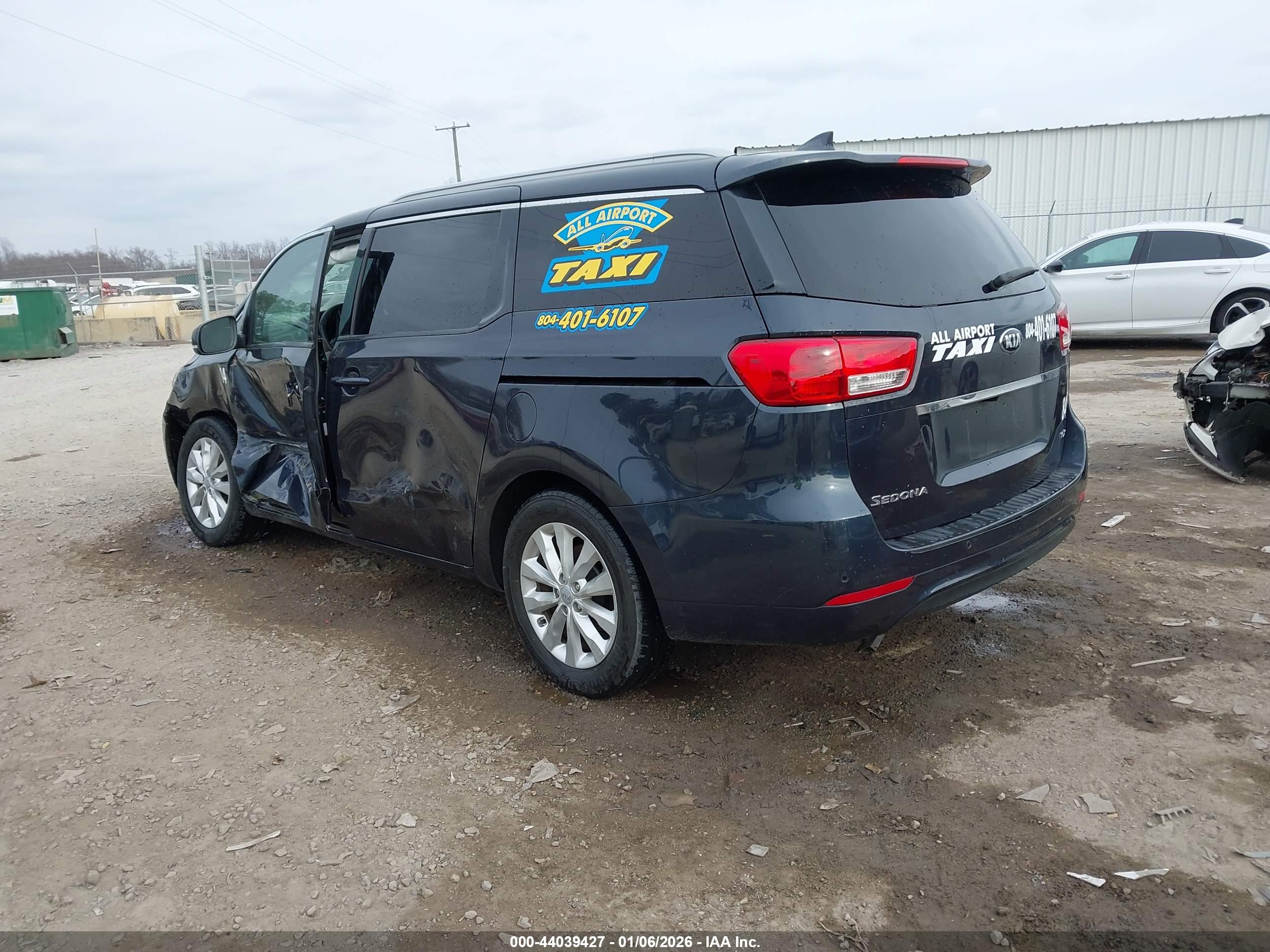 KIA SEDONA image 3