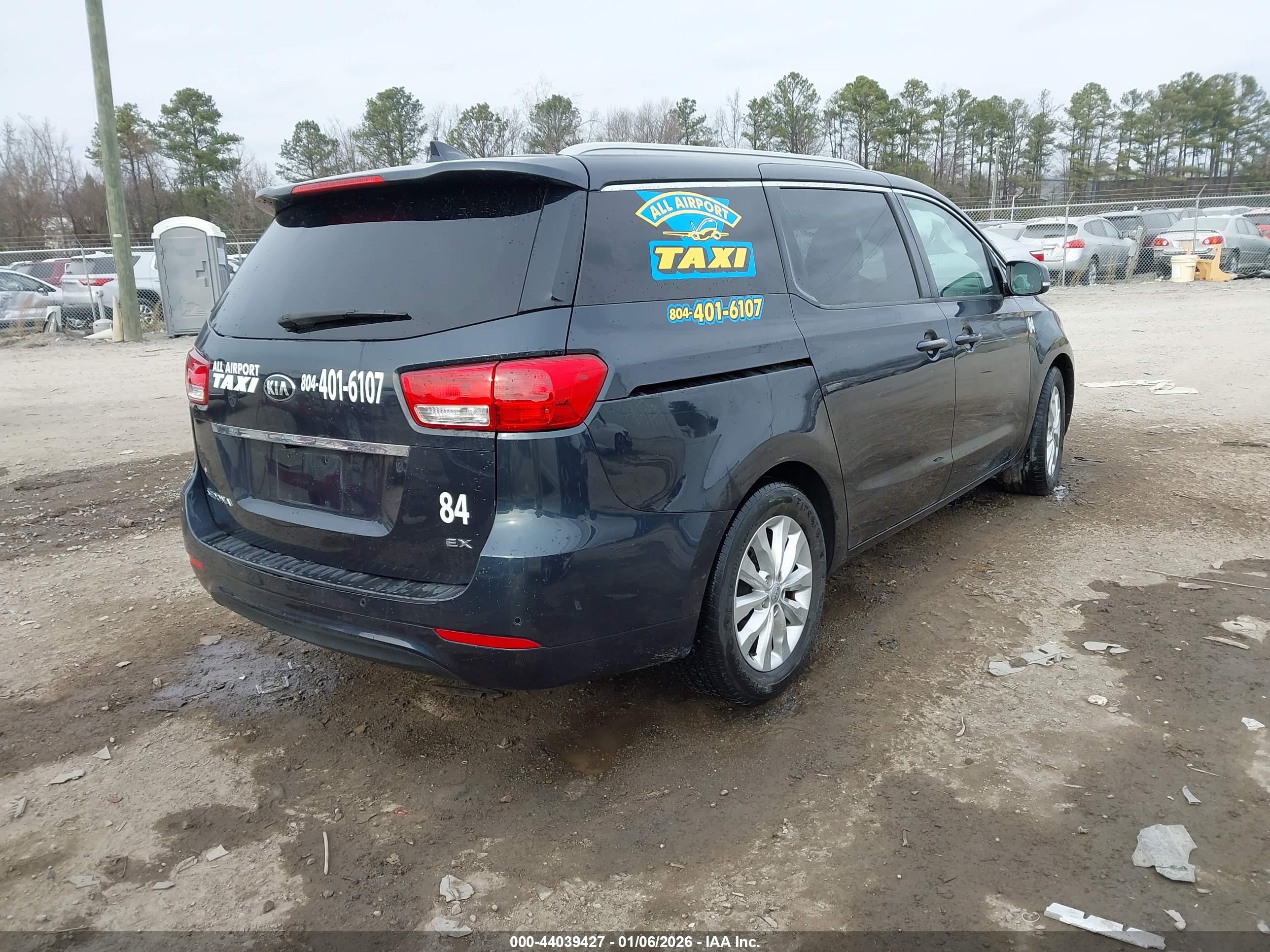KIA SEDONA image 4