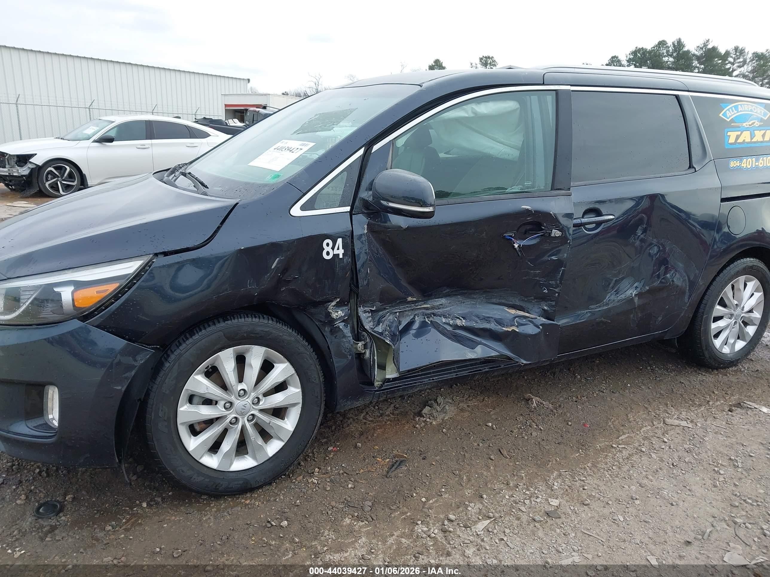 KIA SEDONA image 6
