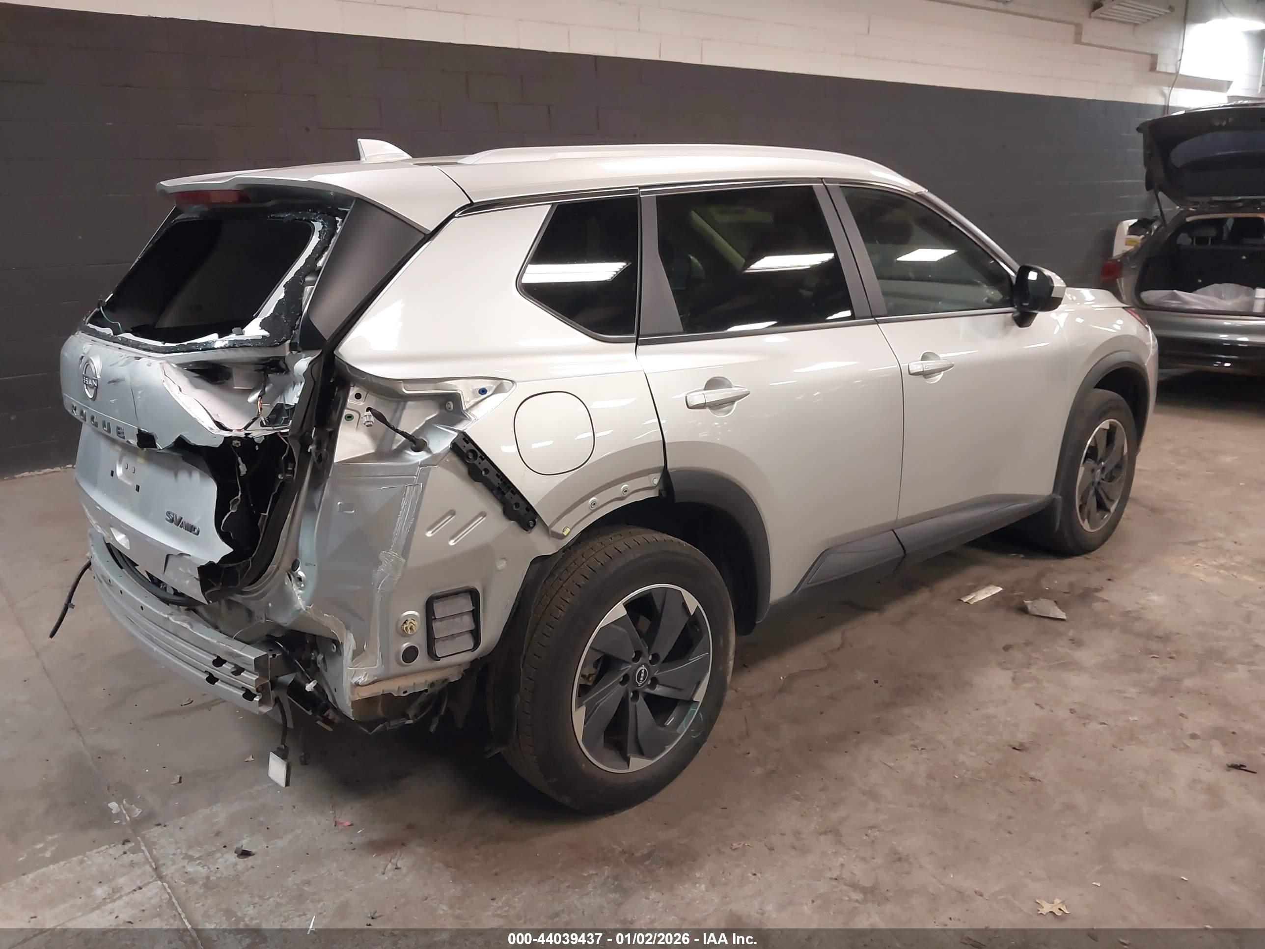 NISSAN ROGUE image 4