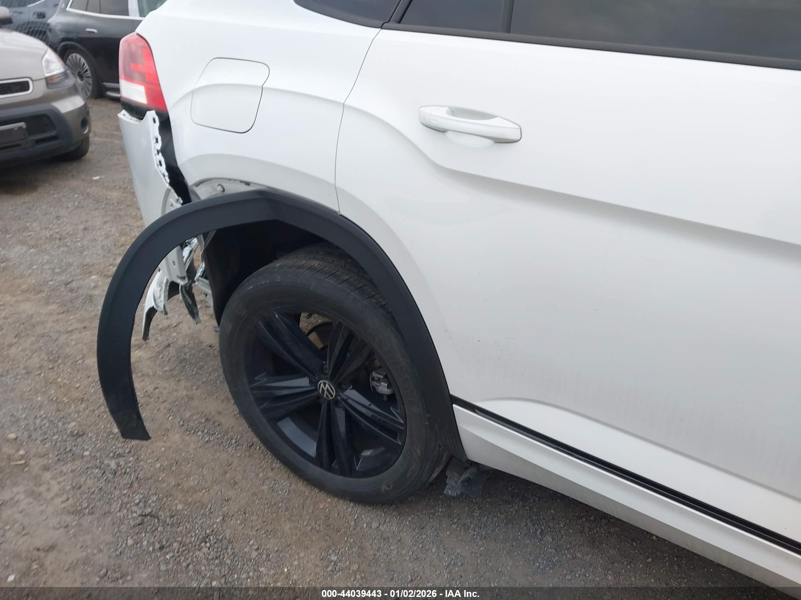 VOLKSWAGEN ATLAS image 6