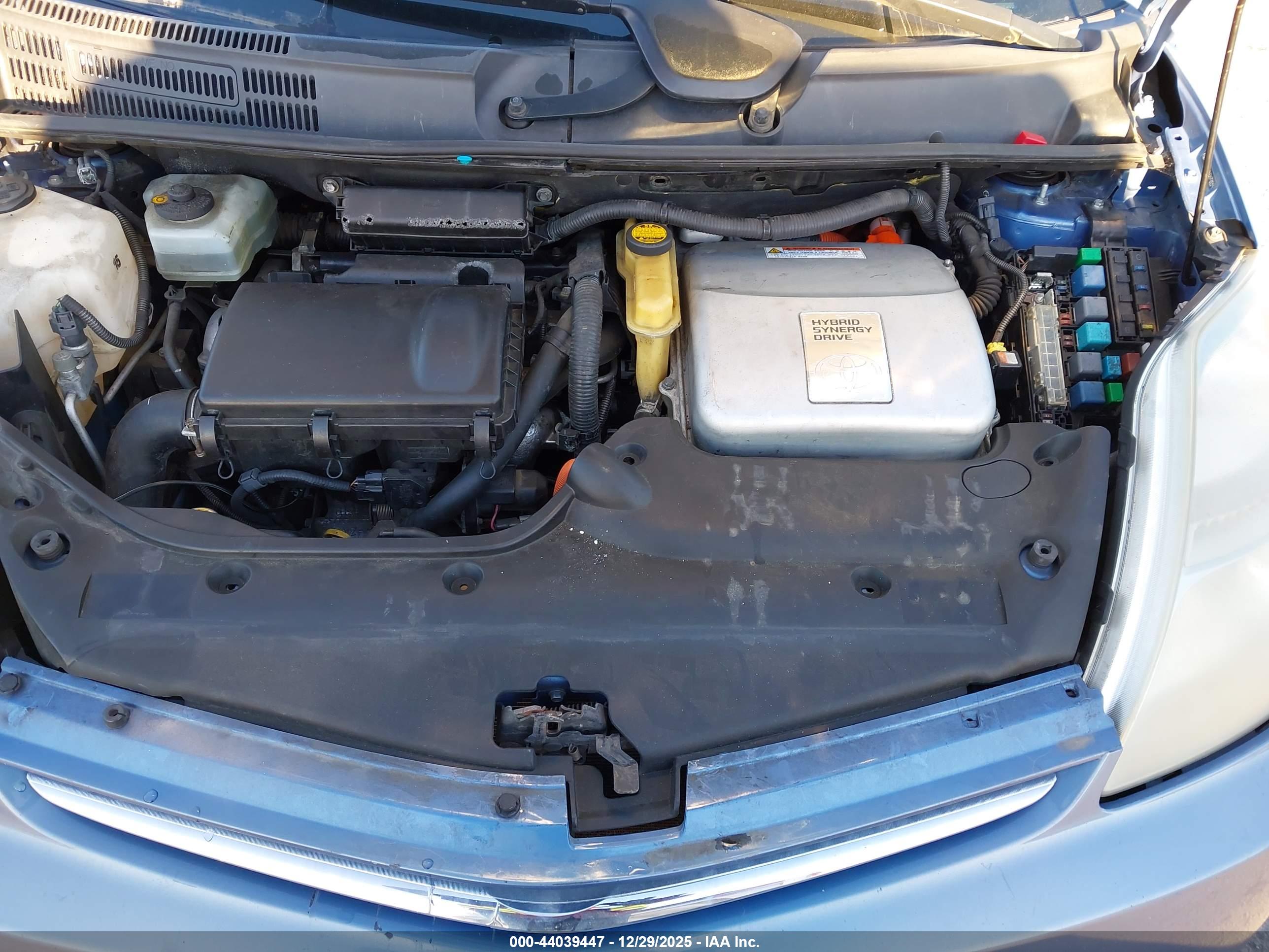TOYOTA PRIUS image 10