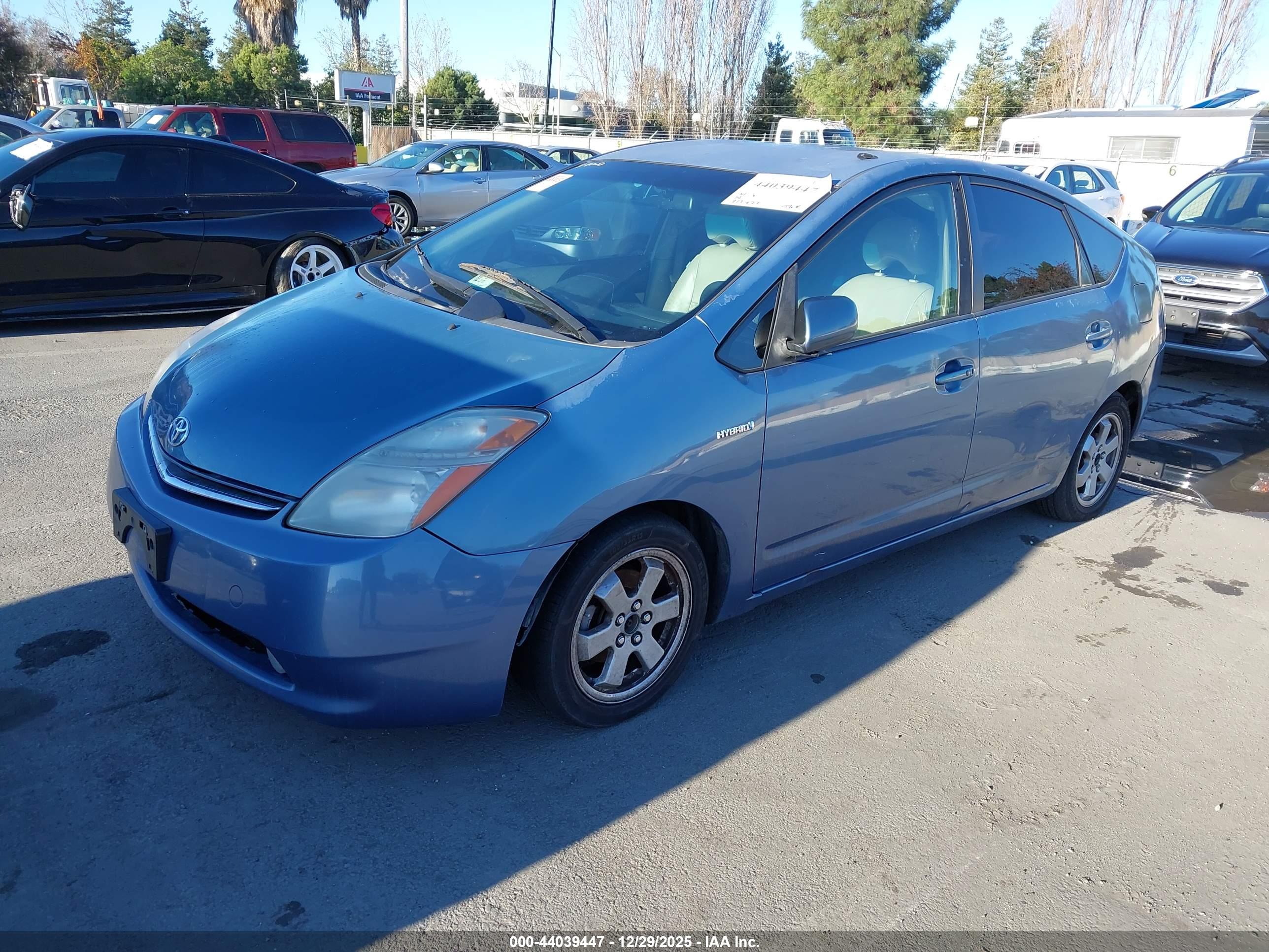 TOYOTA PRIUS image 2