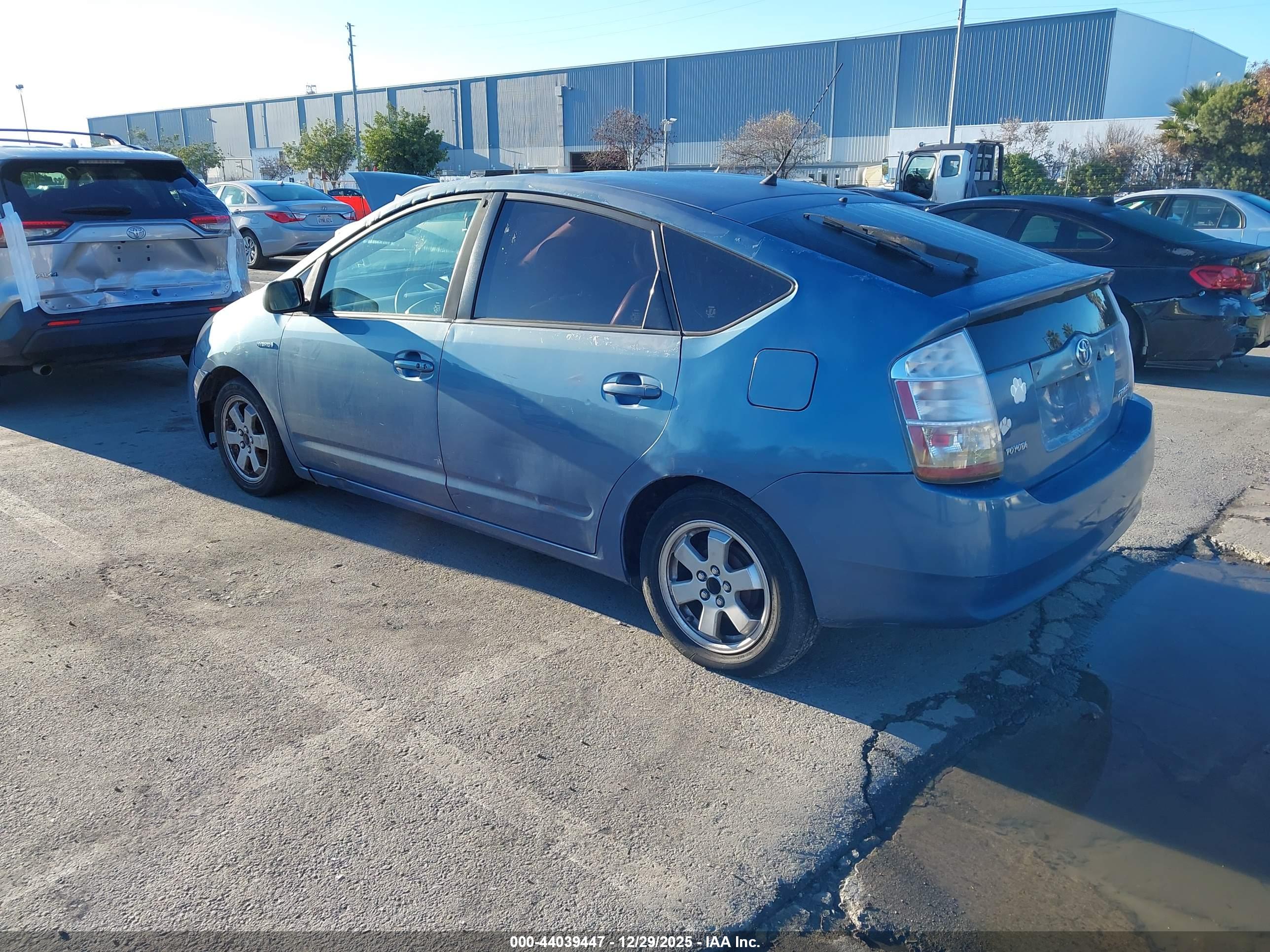 TOYOTA PRIUS image 3