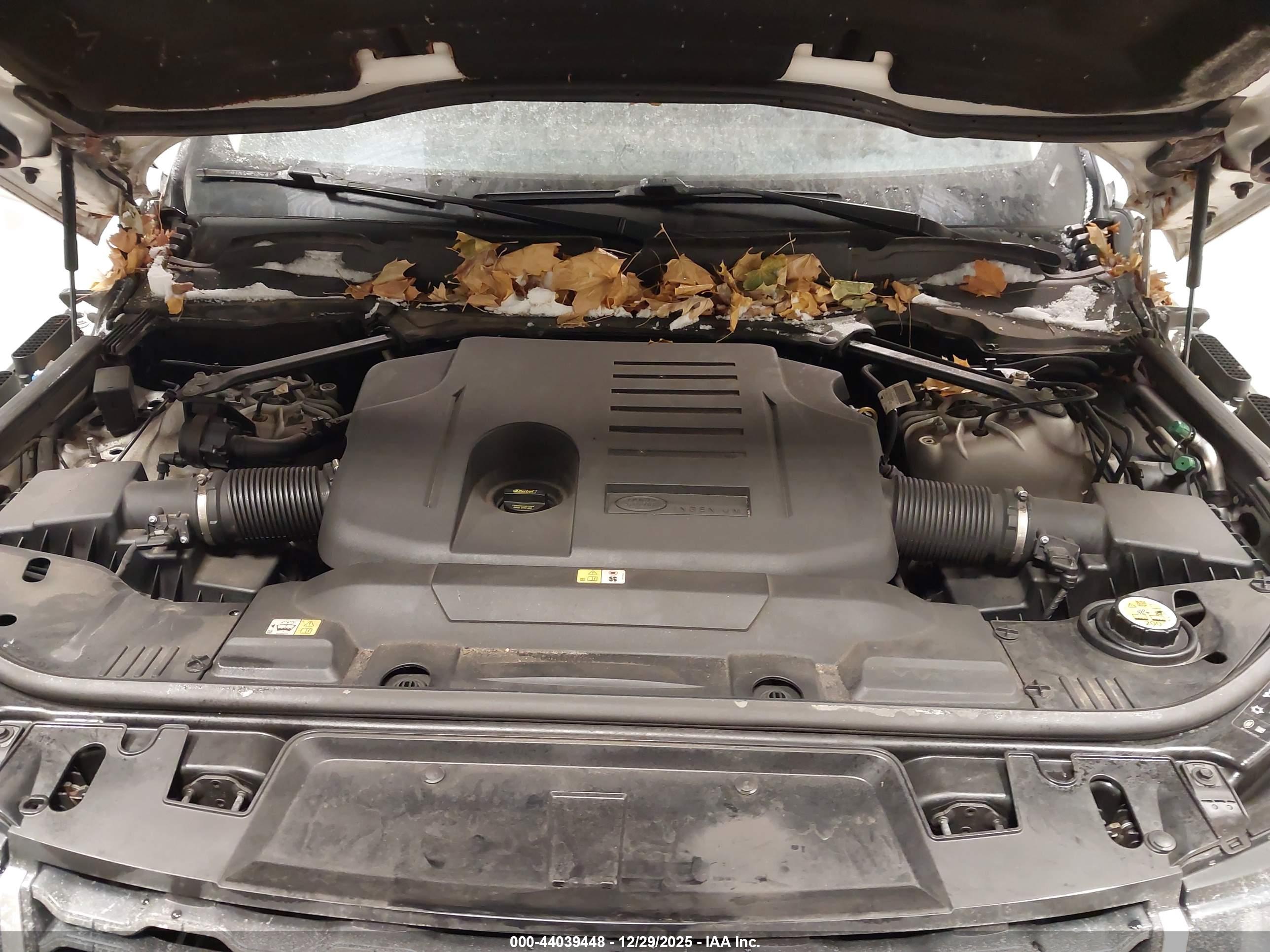 LAND ROVER image 10