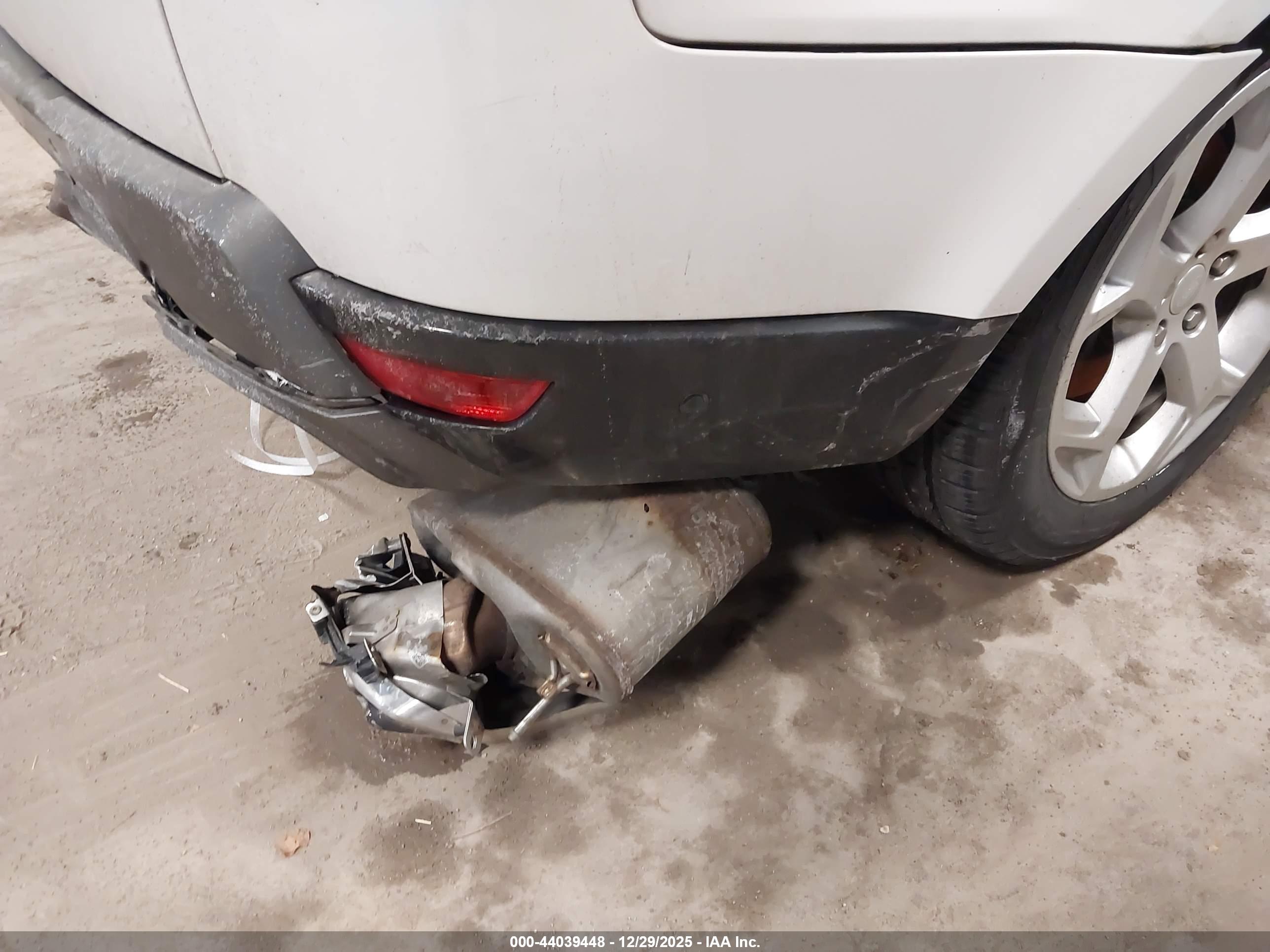 LAND ROVER image 6