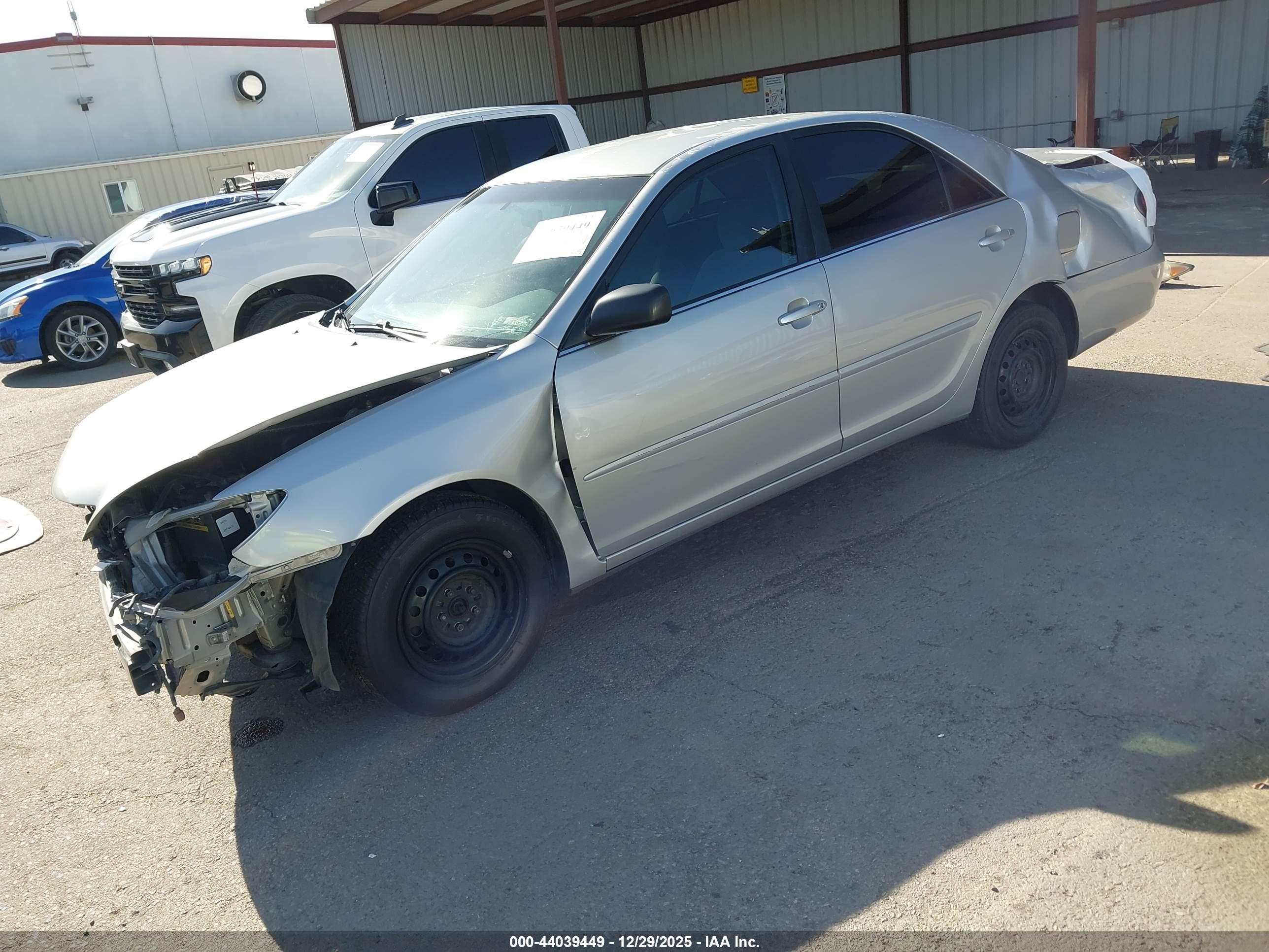 TOYOTA CAMRY image 2