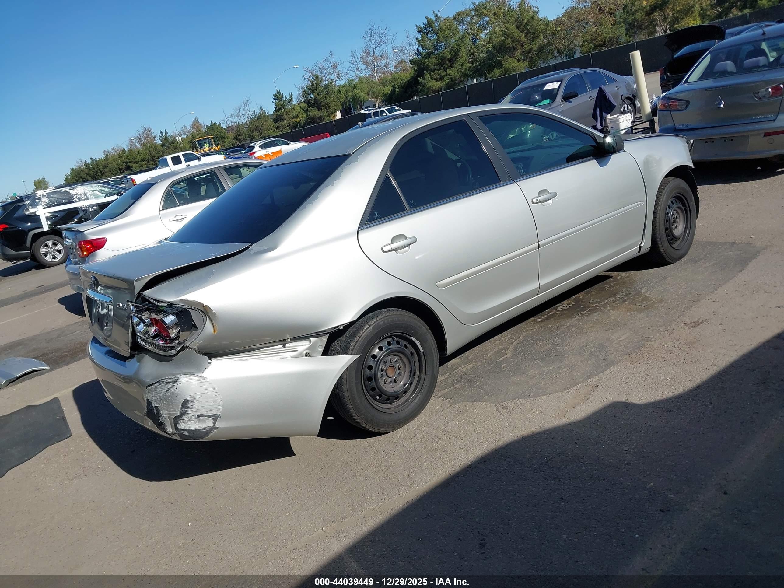 TOYOTA CAMRY image 4