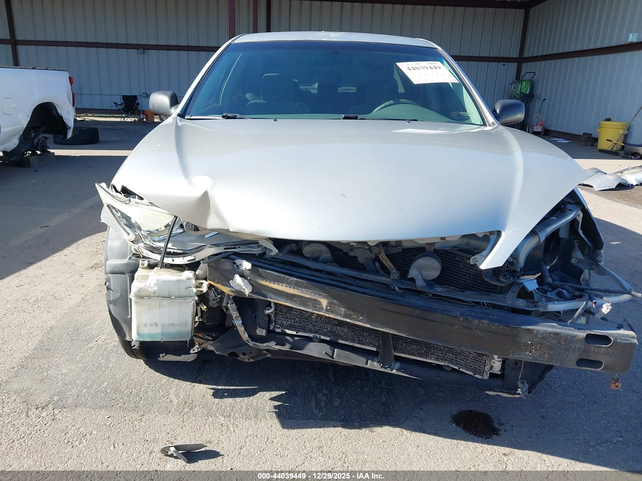 TOYOTA CAMRY image 6