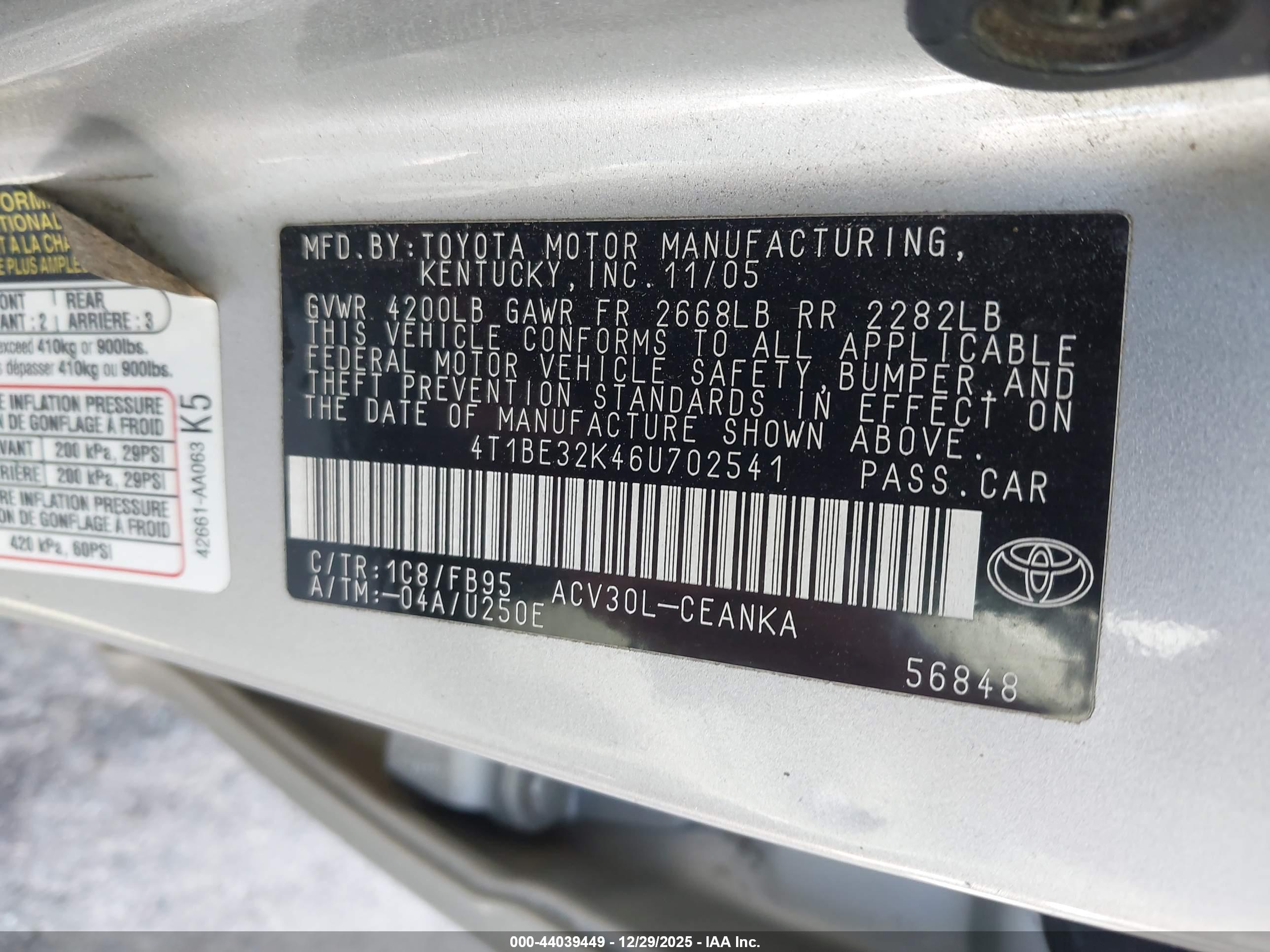 TOYOTA CAMRY image 9