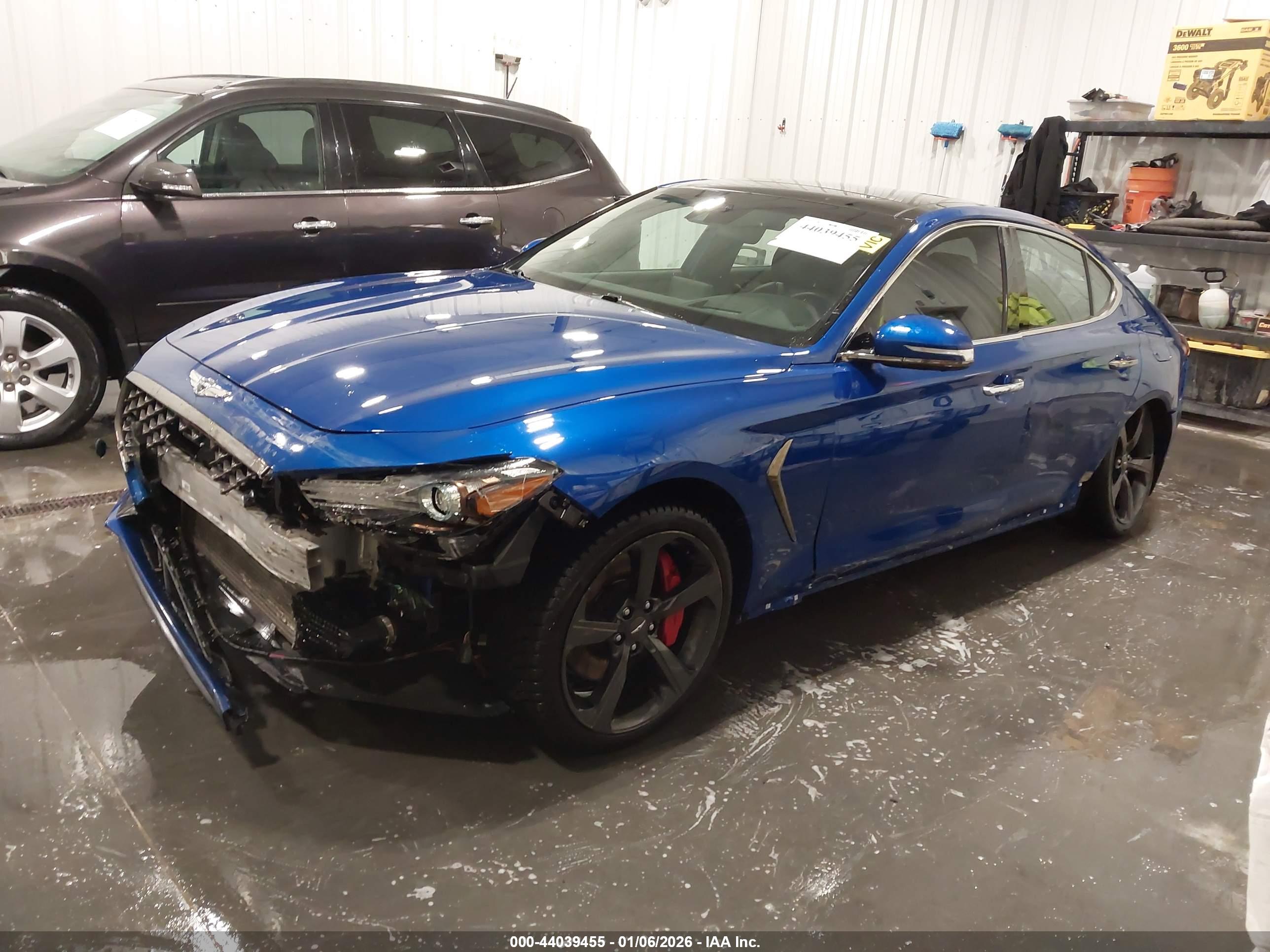 GENESIS G70 image 2