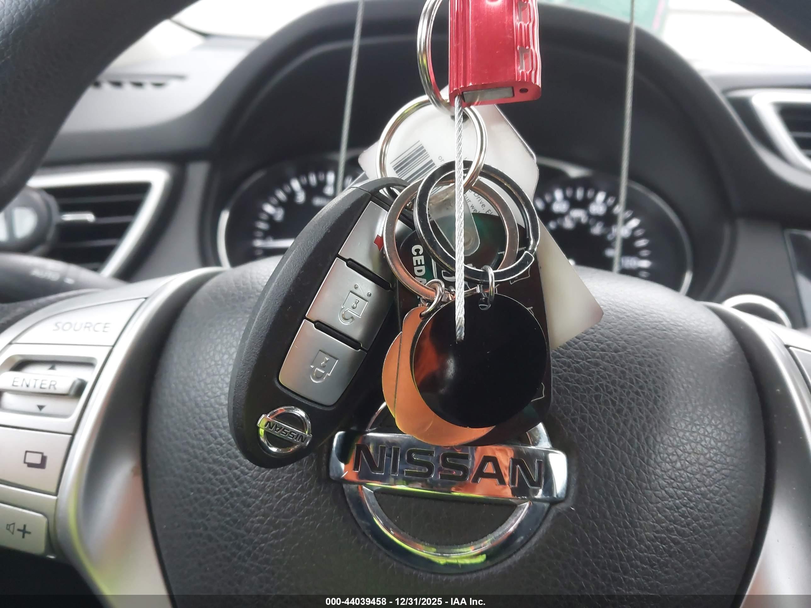 NISSAN ROGUE image 11