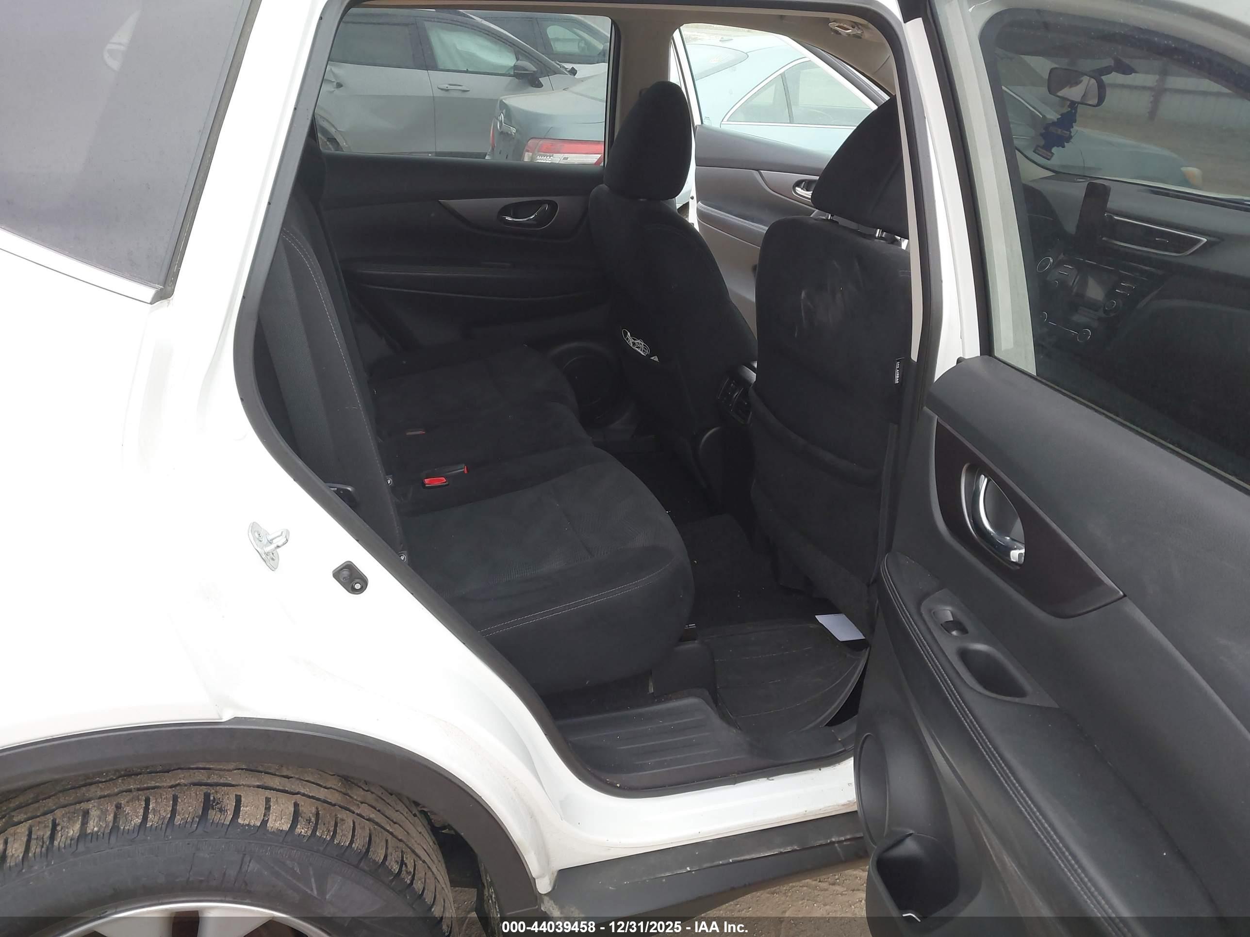 NISSAN ROGUE image 8