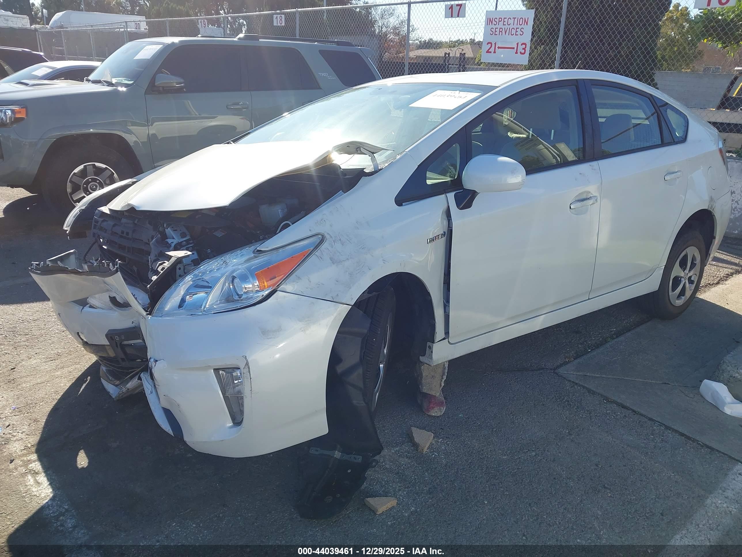 TOYOTA PRIUS image 2