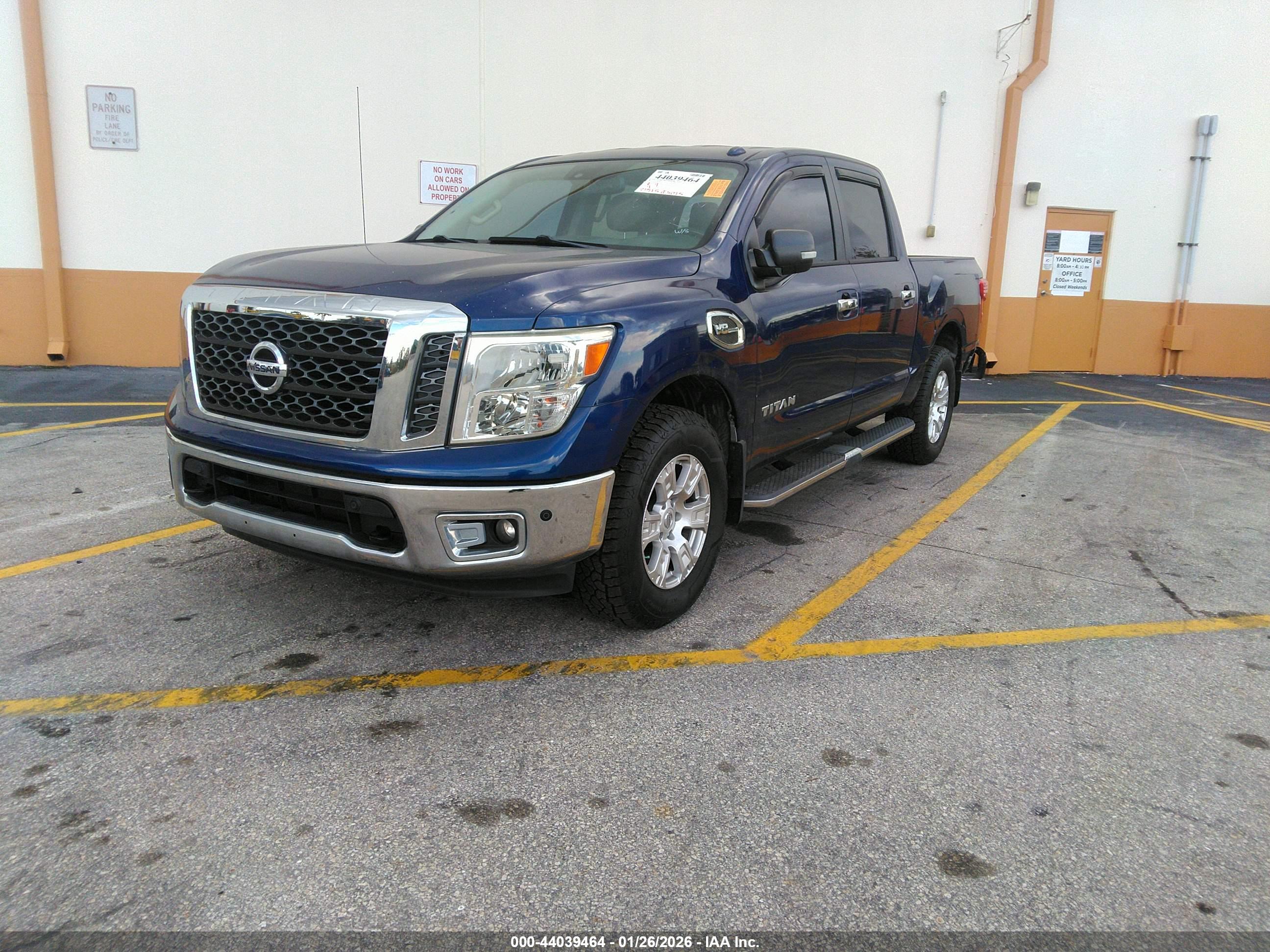 NISSAN TITAN image 2