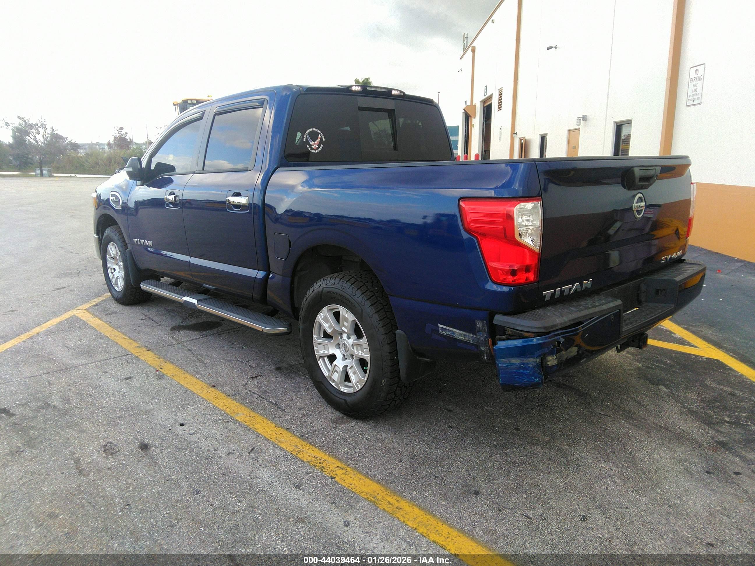 NISSAN TITAN image 3