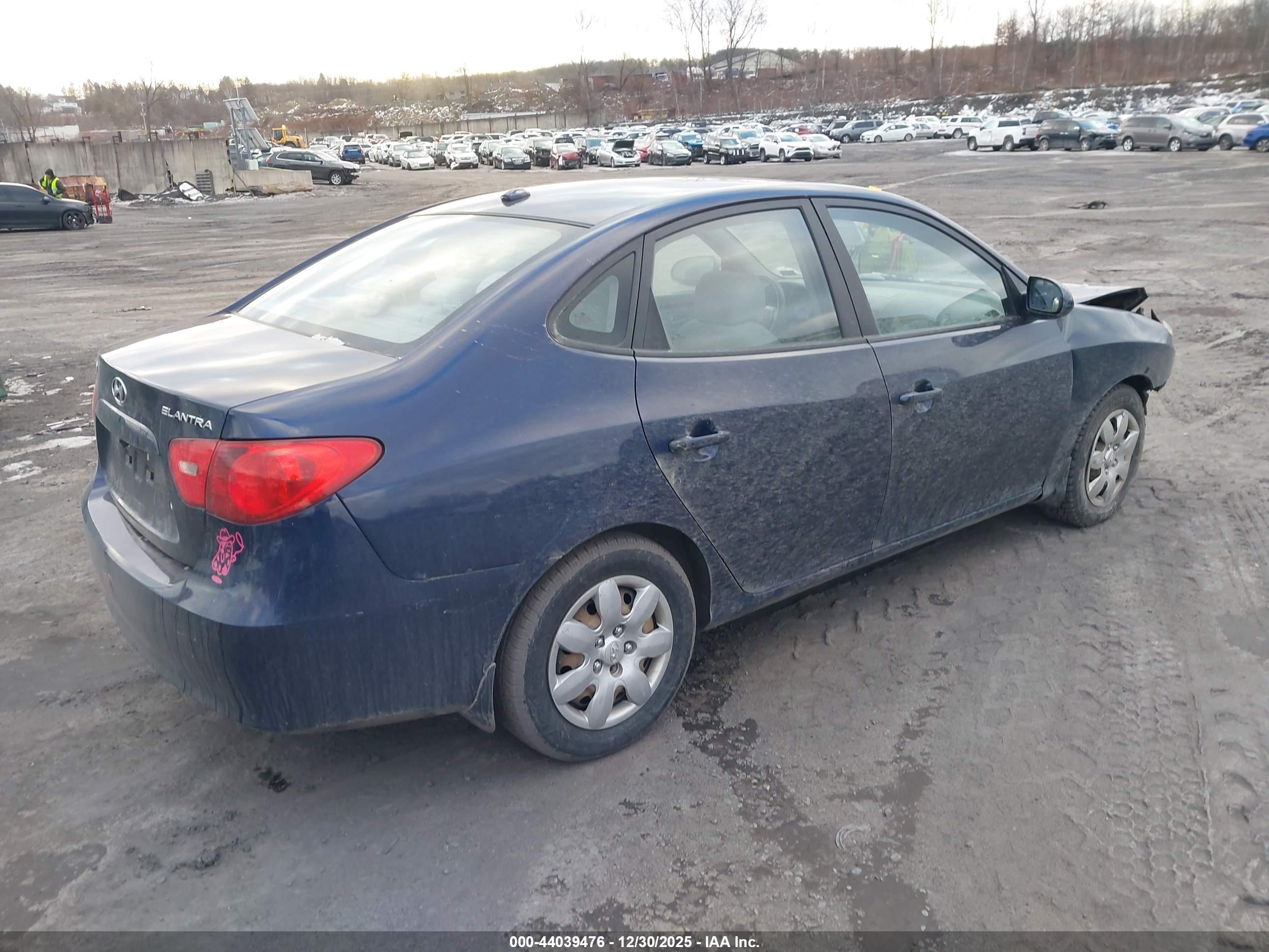 HYUNDAI ELANTRA image 4
