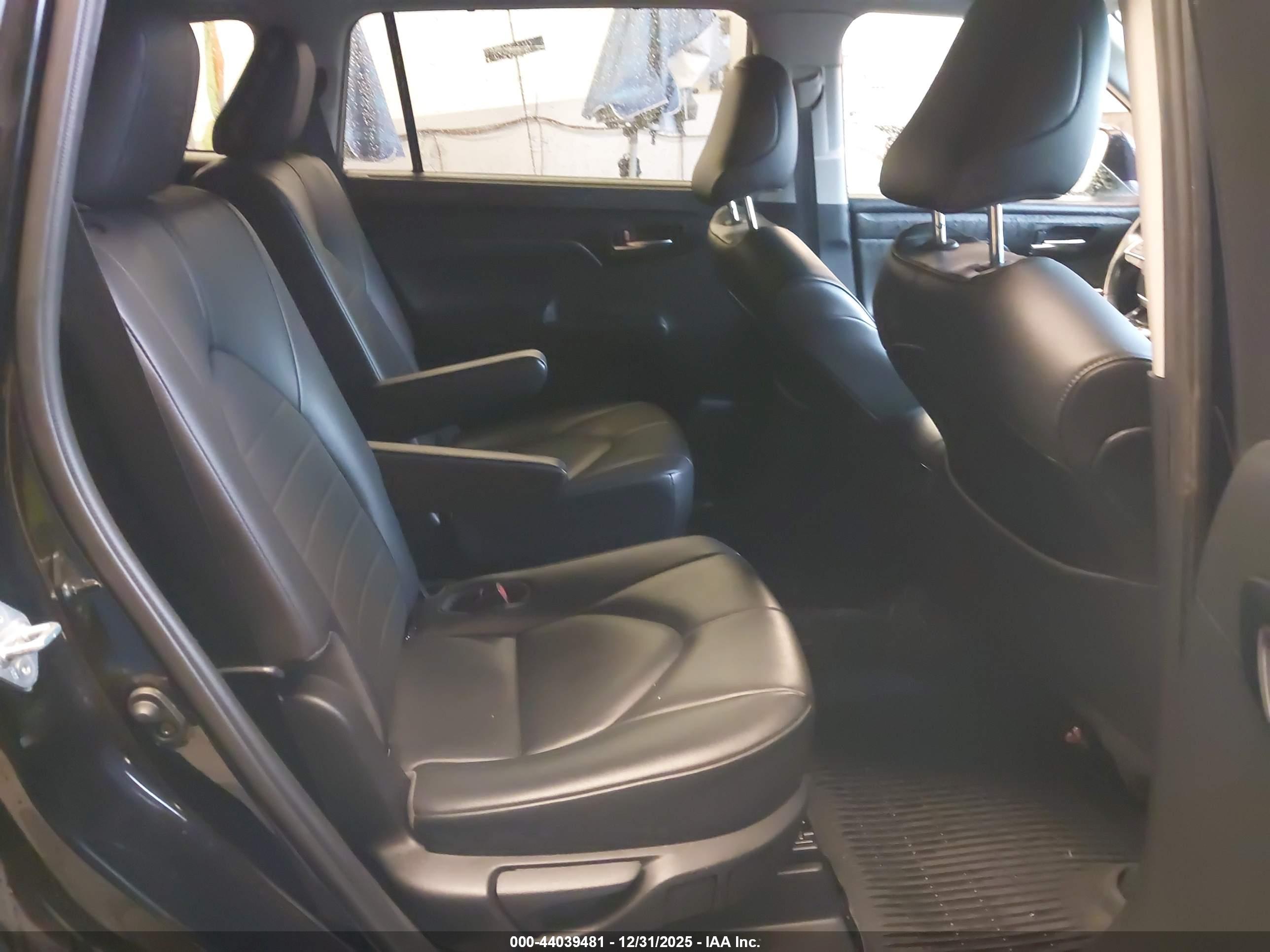 TOYOTA HIGHLANDER image 8