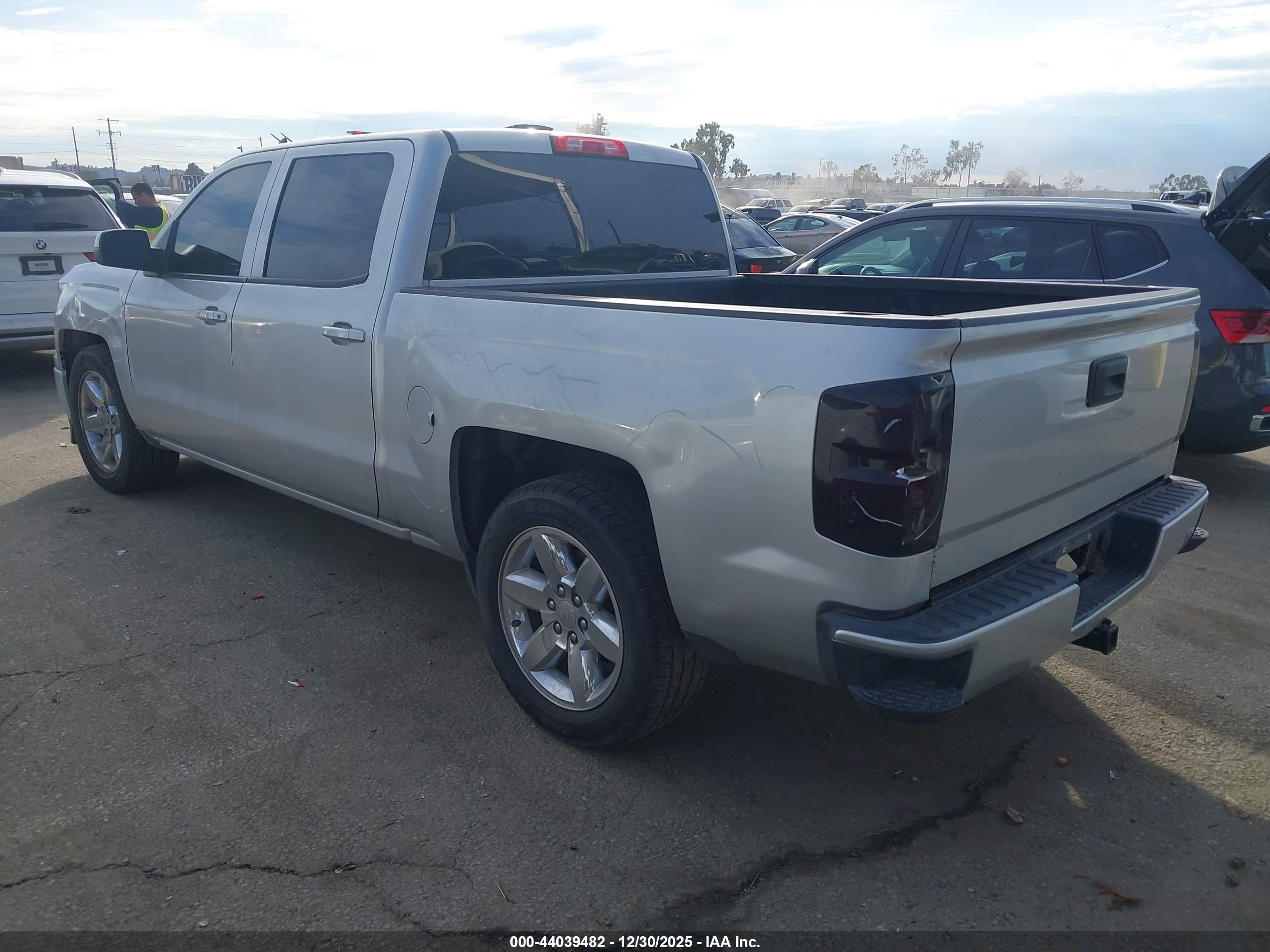 CHEVROLET SILVERADO image 3