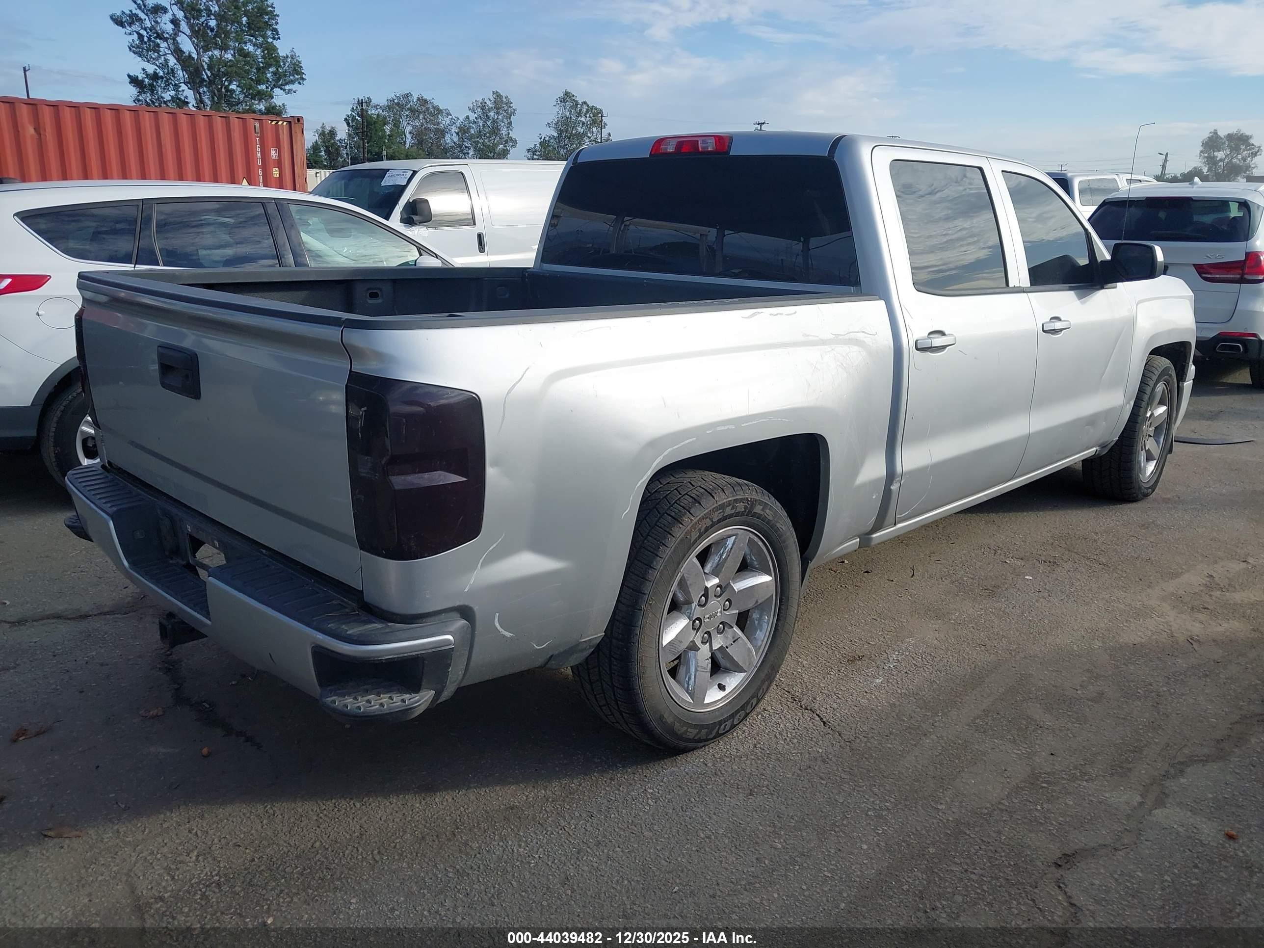 CHEVROLET SILVERADO image 4