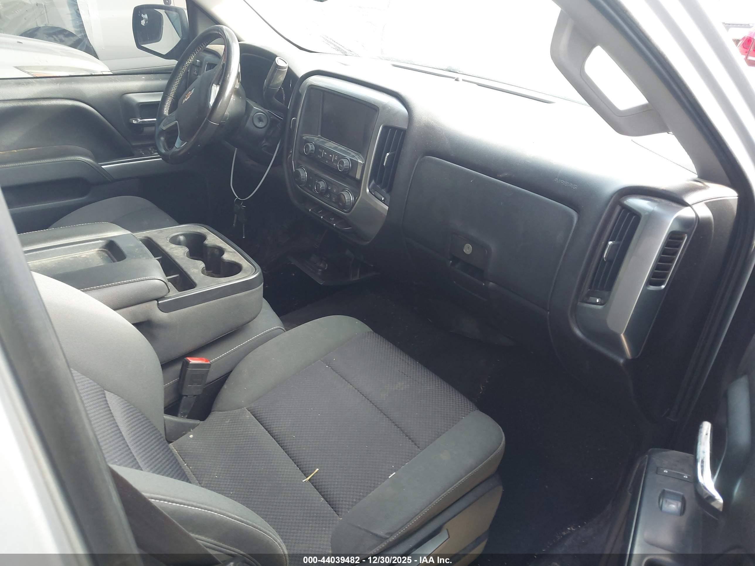 CHEVROLET SILVERADO image 5