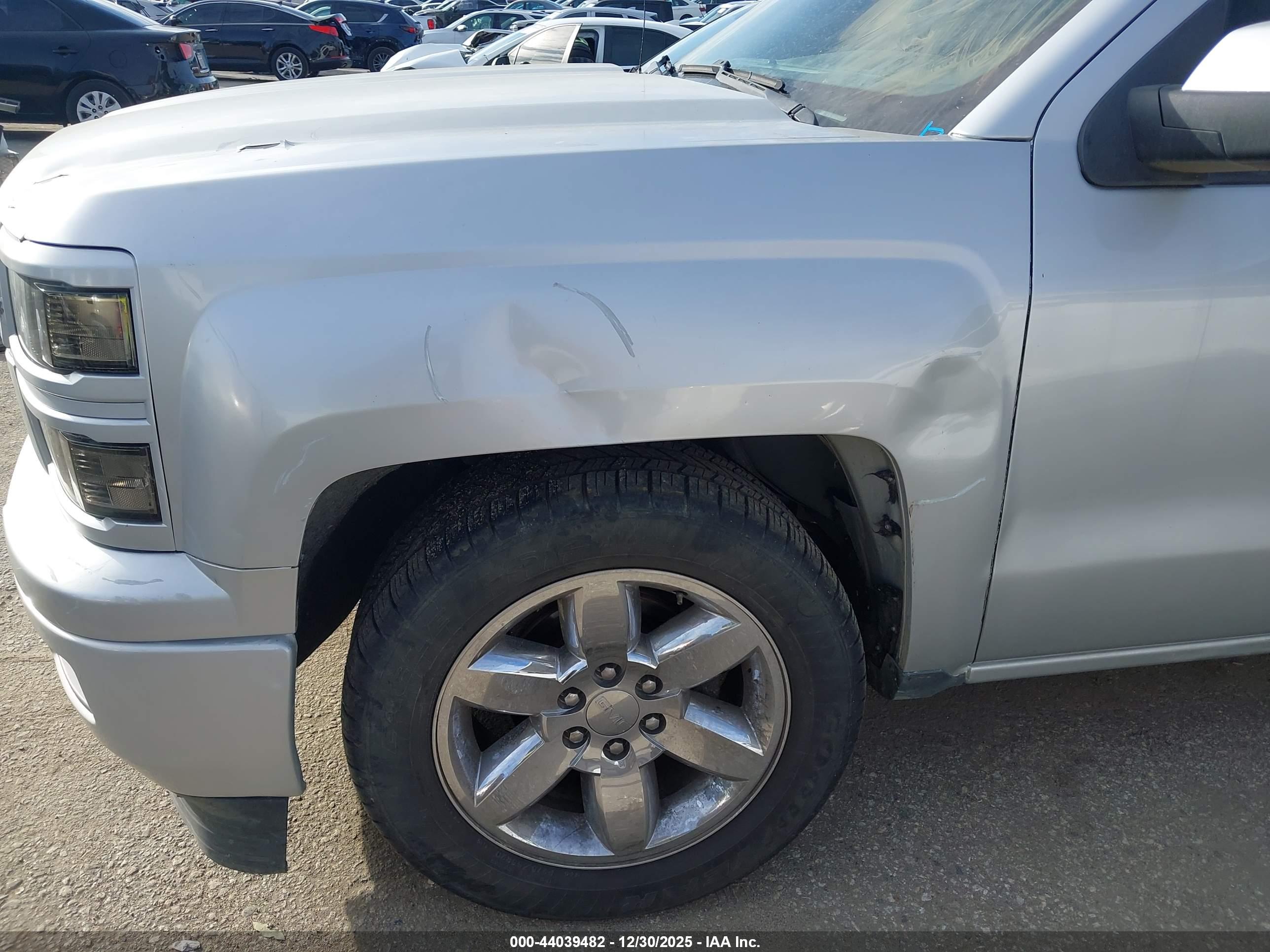 CHEVROLET SILVERADO image 6