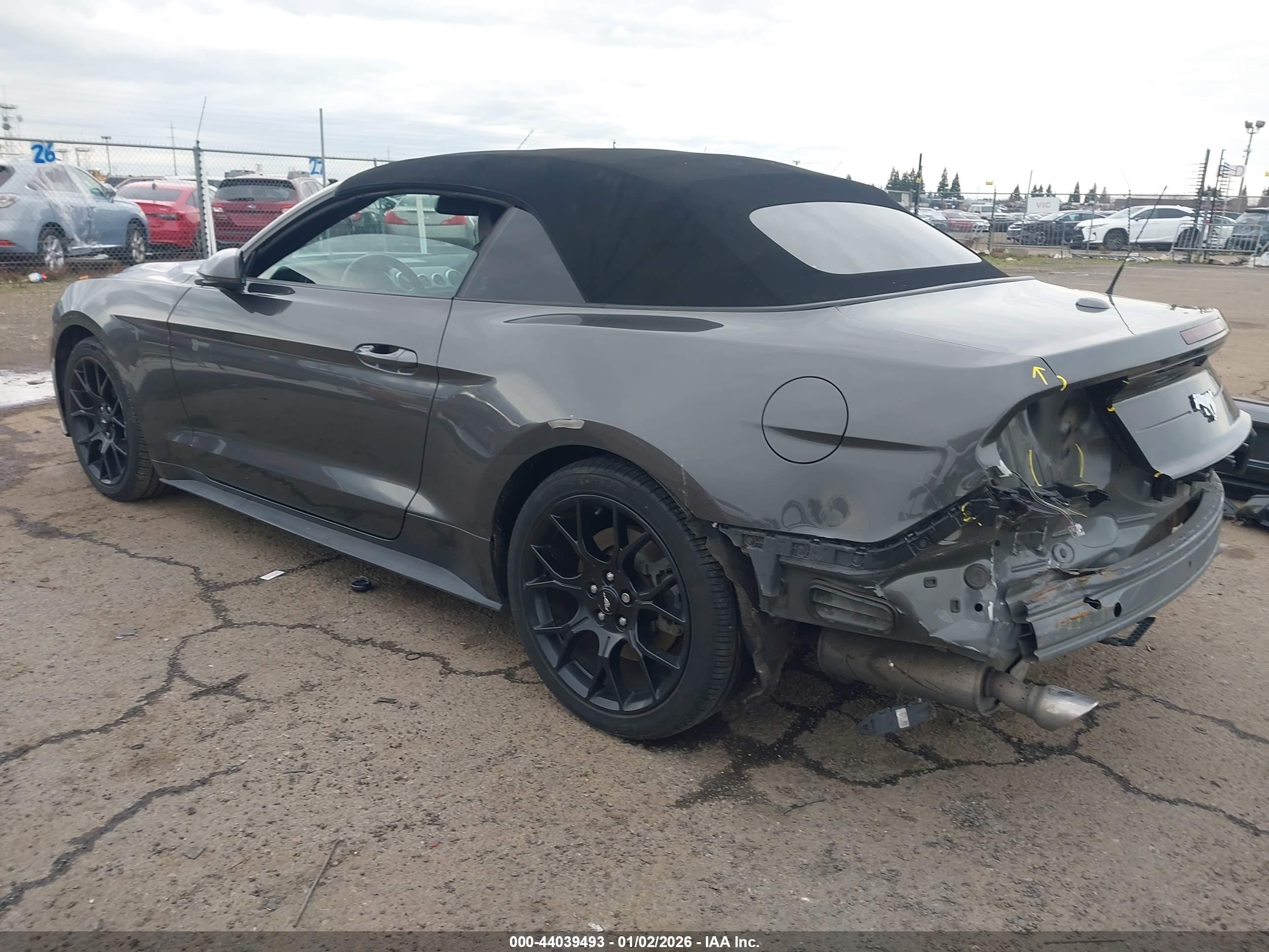 FORD MUSTANG image 3