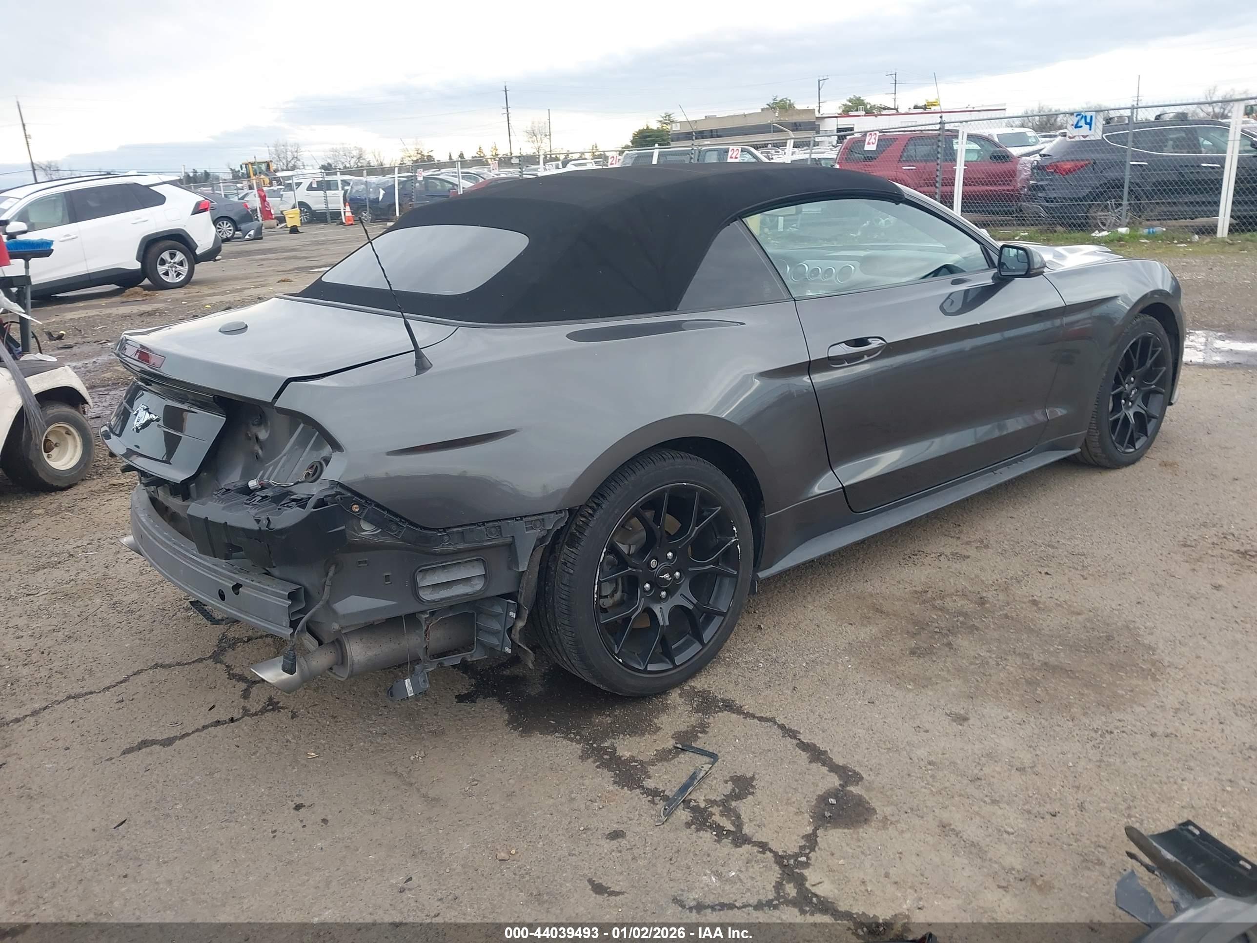 FORD MUSTANG image 4